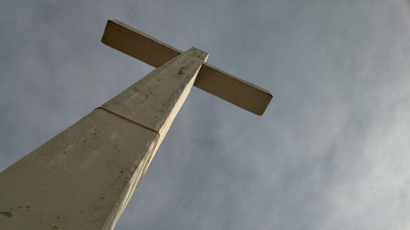 LG G4 sample photo. Cross, grey, sky photography