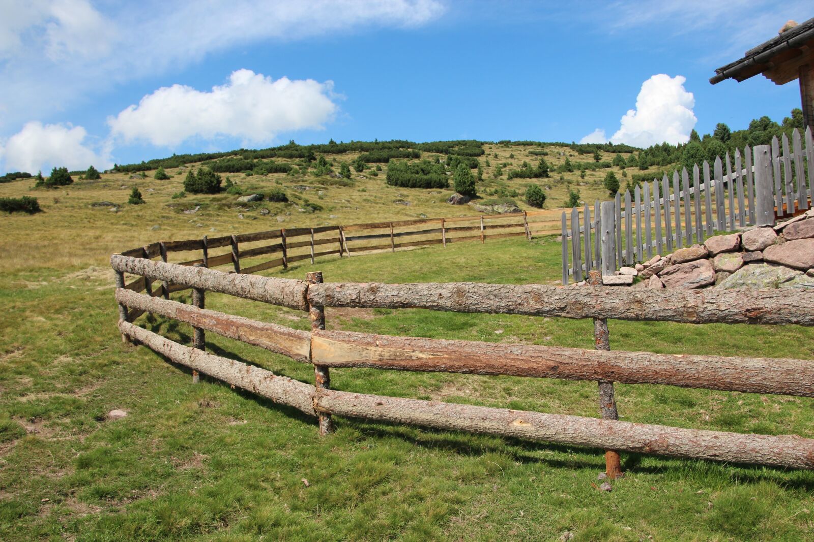 Canon EOS 600D (Rebel EOS T3i / EOS Kiss X5) sample photo. South tyrol, alm, hike photography