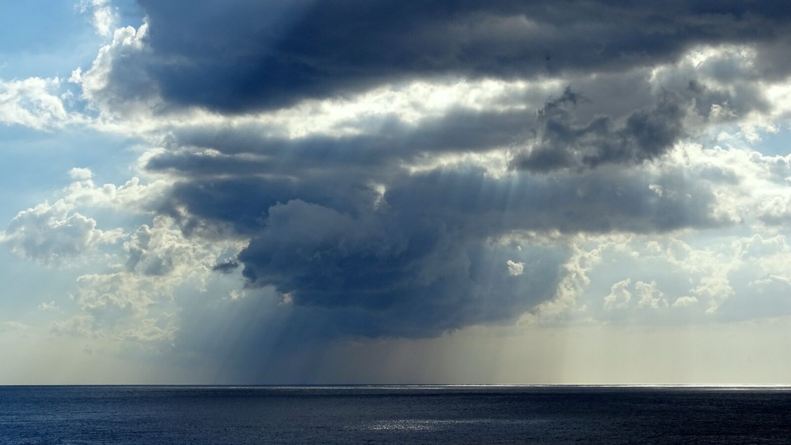 Sony Cyber-shot DSC-HX400V sample photo. Sea, water, clouds photography