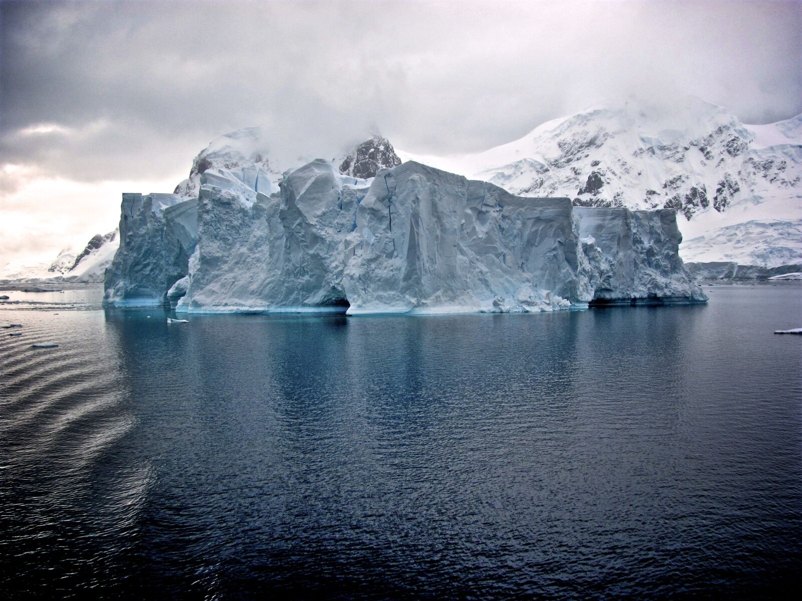 Canon PowerShot SX120 IS sample photo. Cold, ice, iceberg photography