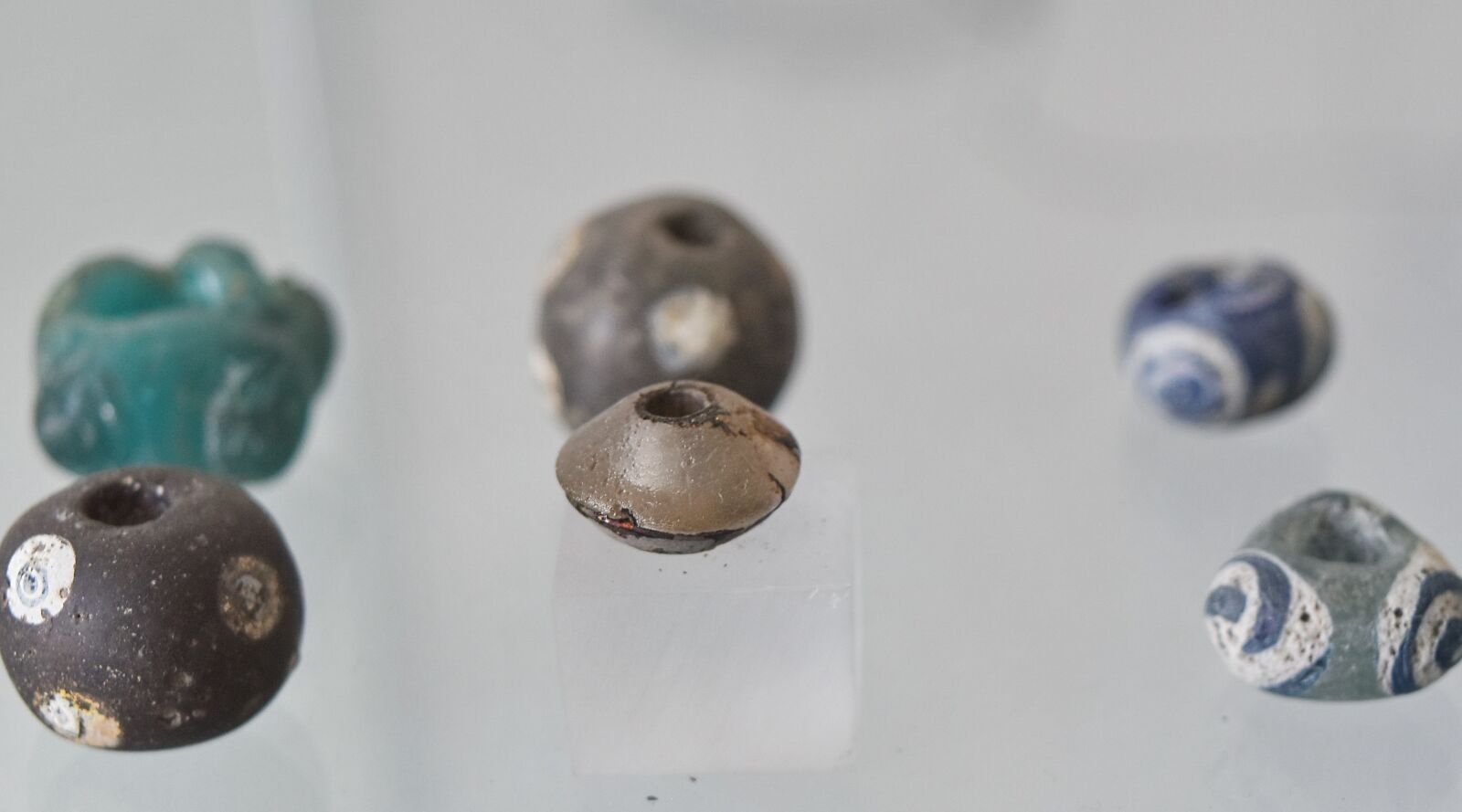 Nikon D5500 sample photo. Art, jewelry, medieval, stones photography