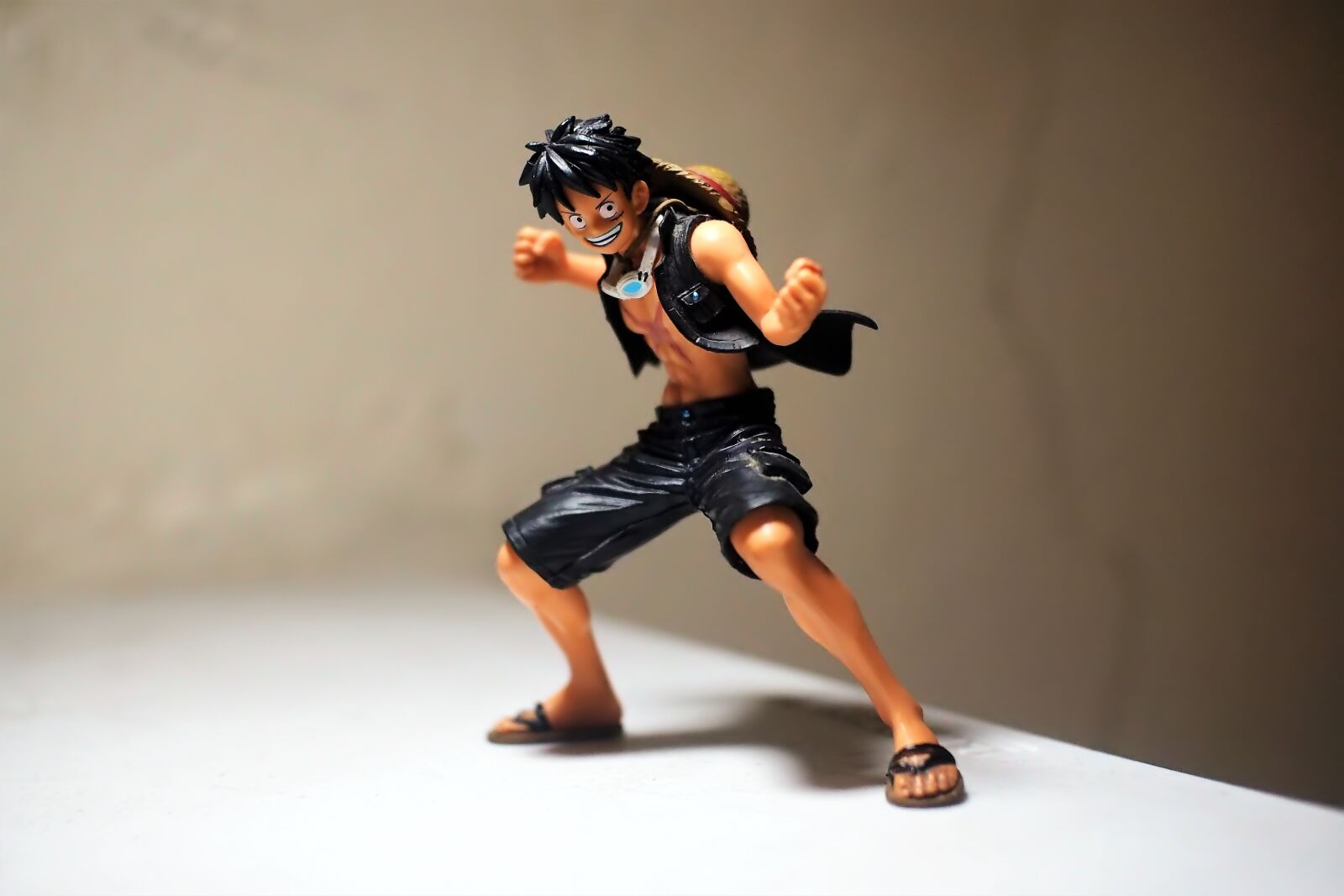7artisans 25mm F1.8 sample photo. Luffy, toy, figurine photography