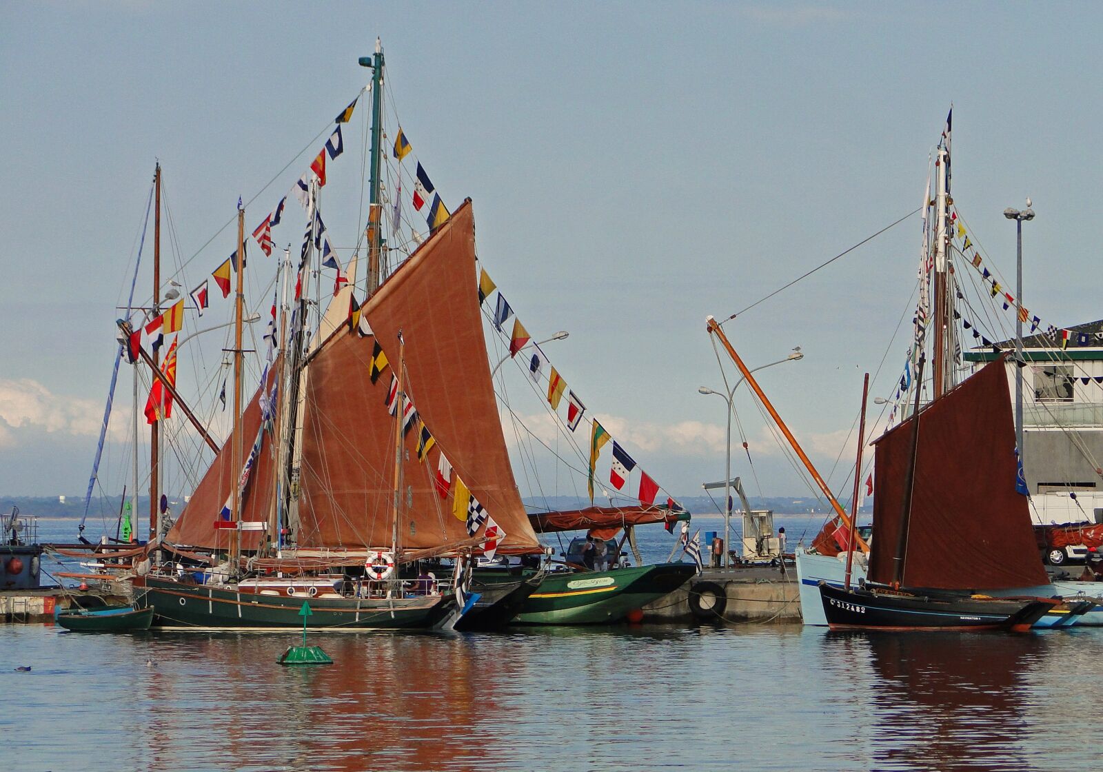 Sony Cyber-shot DSC-HX1 sample photo. Sailboat, old rigs, boat photography