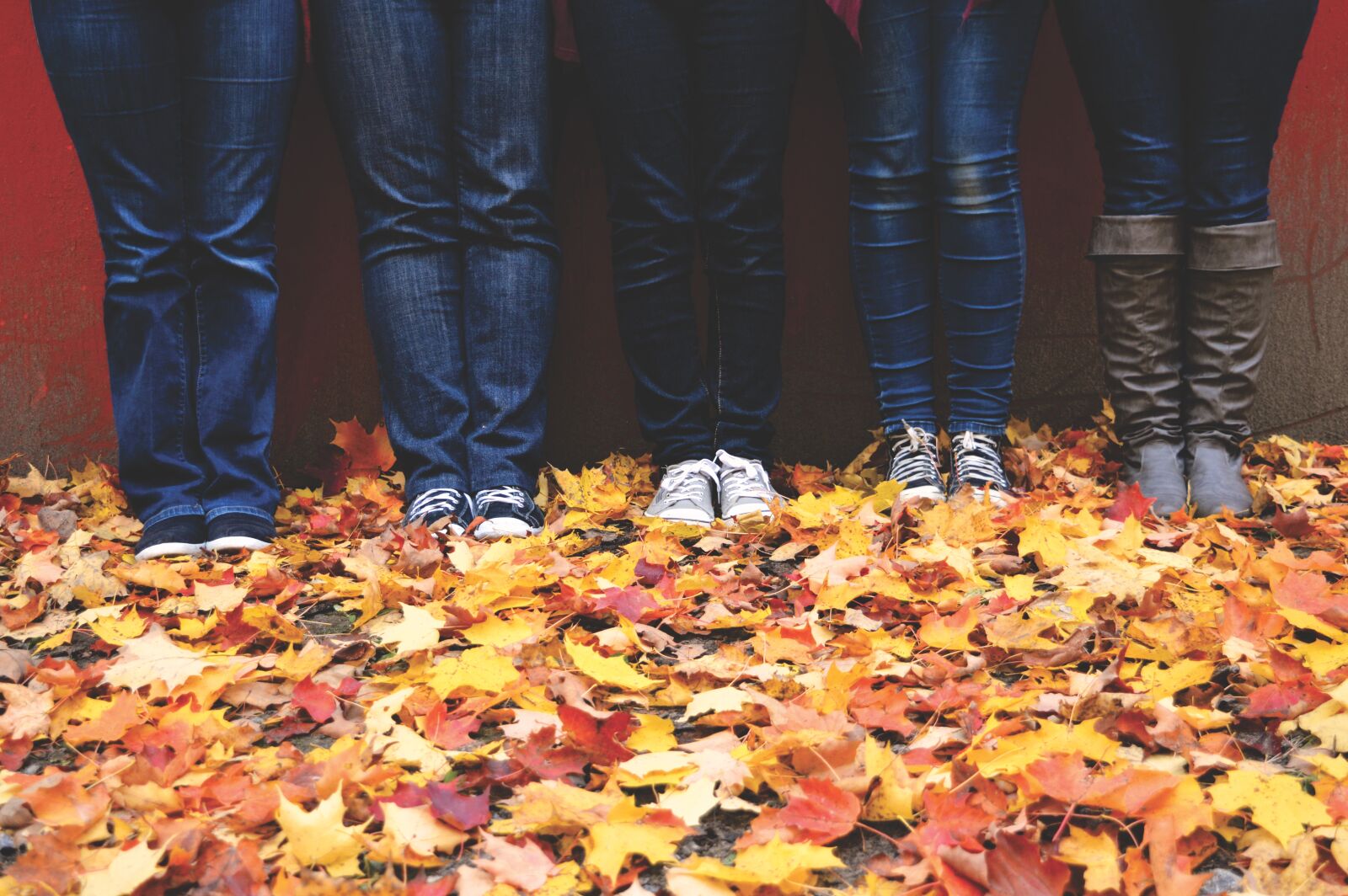 Nikon D3200 sample photo. Autumn, boots, daylight photography