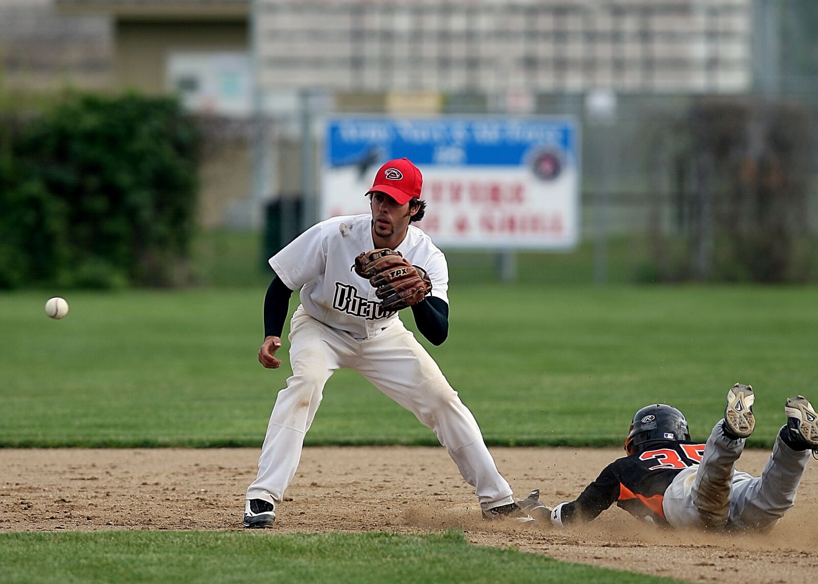Canon EOS-1D Mark II N sample photo. Baseball, sliding, runner photography