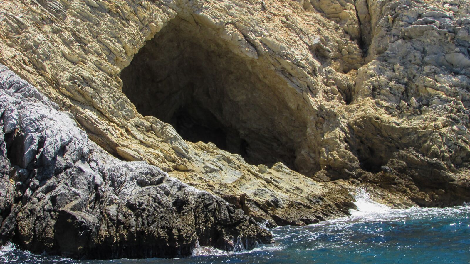 Canon PowerShot SX400 IS sample photo. Greece, skiathos, sea cave photography