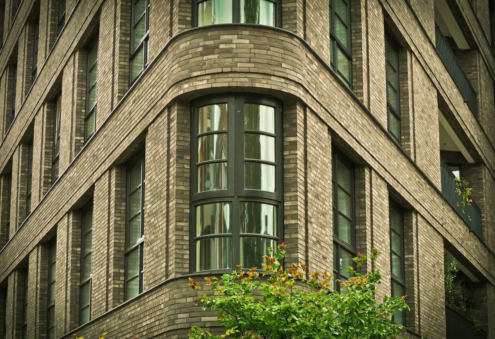 Olympus OM-D E-M10 sample photo. Architecture, modern, building photography