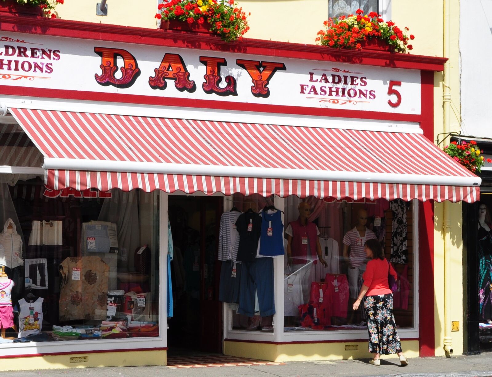 Nikon D90 sample photo. Ireland, shop, holiday photography