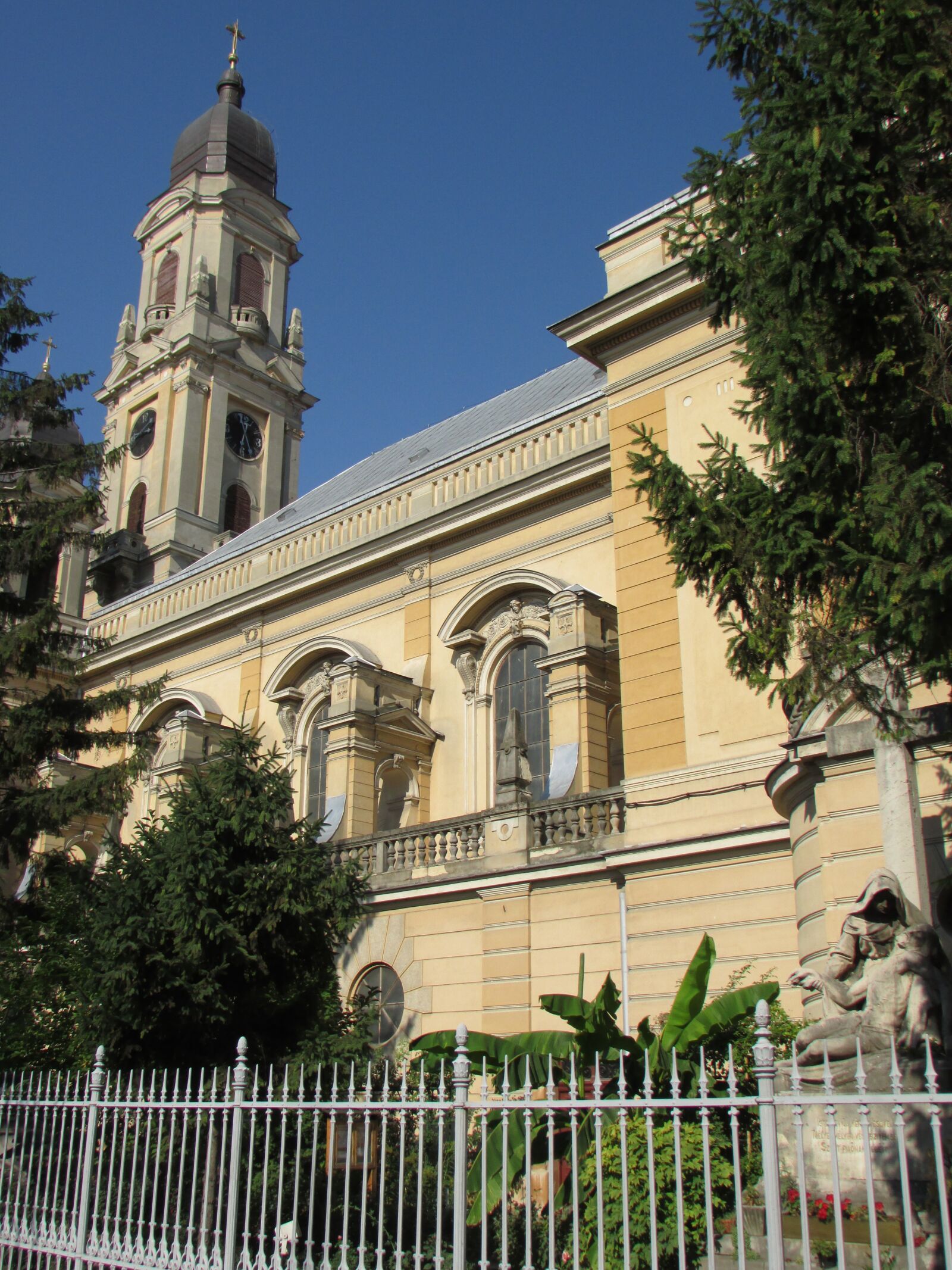 Canon PowerShot SX500 IS sample photo. Church, oradea, transylvania photography