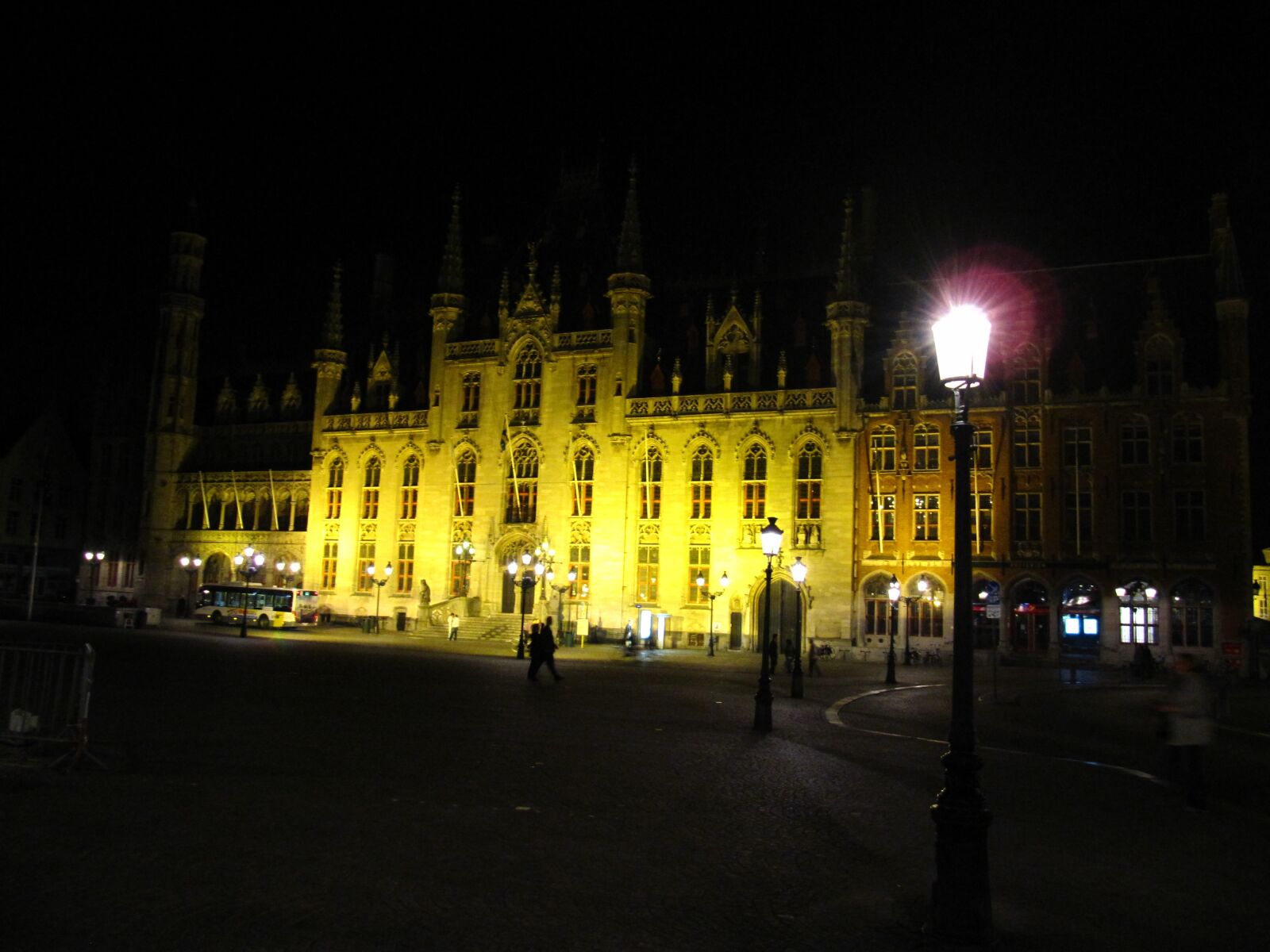 Canon PowerShot SX200 IS sample photo. Bruges, town hall, market photography