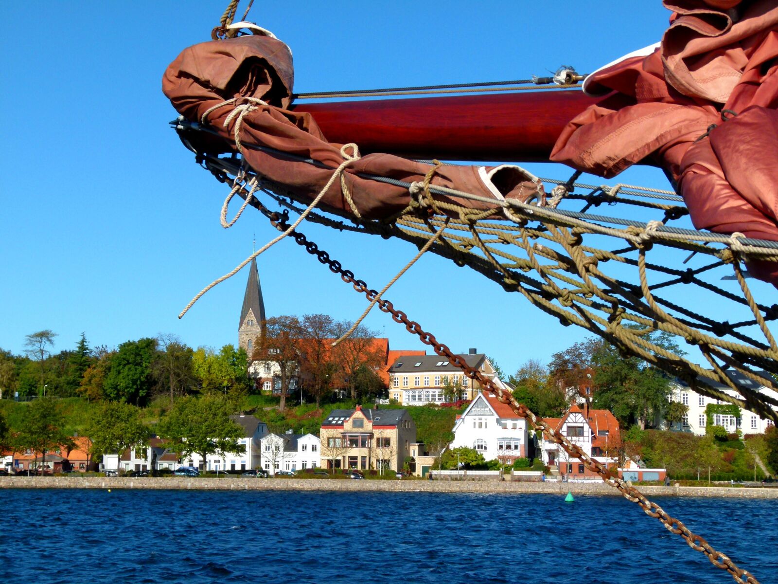 Panasonic Lumix DMC-FZ100 sample photo. Detail, maritime, sailing vessel photography