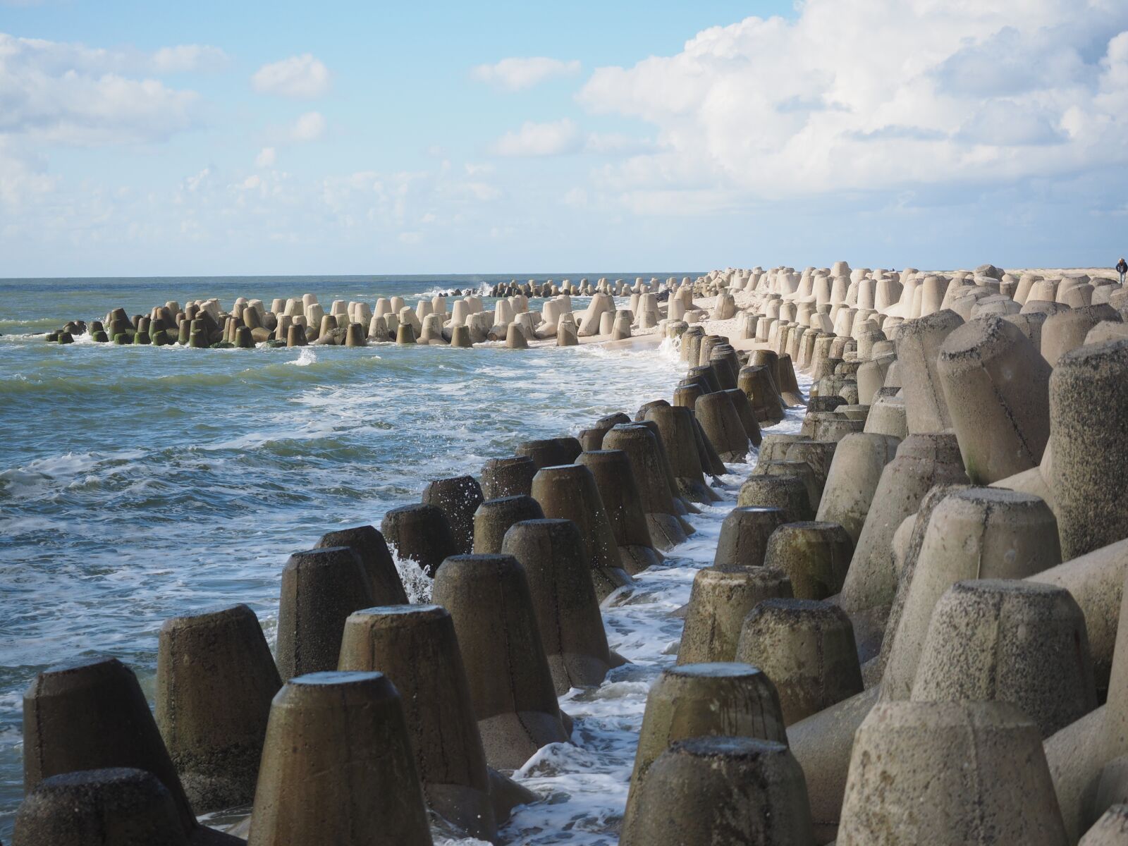 Olympus OM-D E-M1 + Olympus M.Zuiko Digital ED 12-40mm F2.8 Pro sample photo. Tetrapods, concrete blocks, the photography