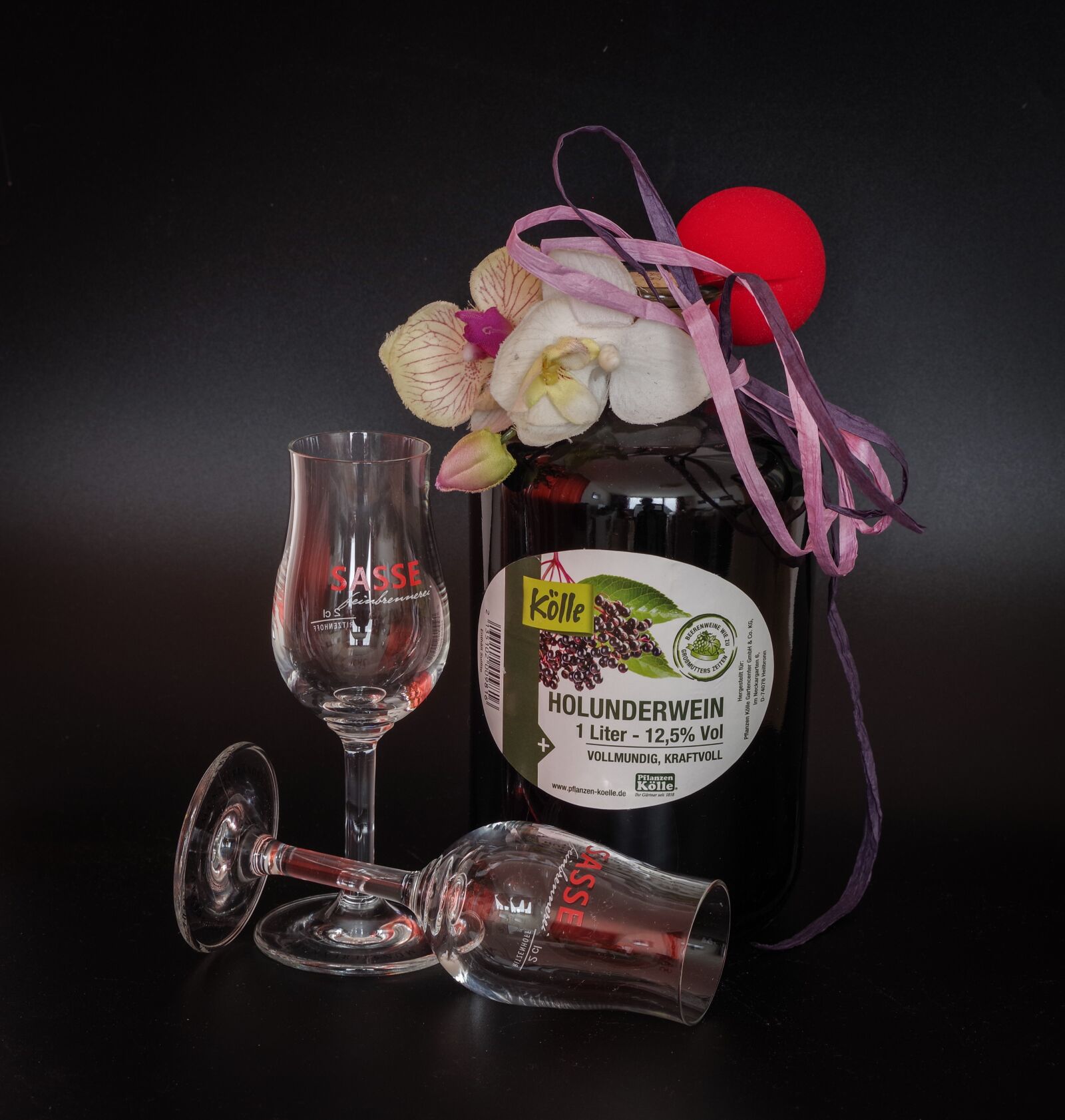 Pentax K-1 Mark II sample photo. Elderberry wine, spirits, alcohol photography