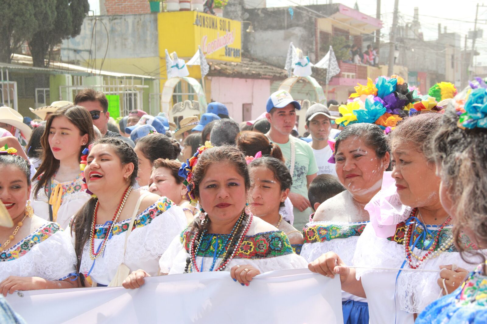 Canon EF-S 18-135mm F3.5-5.6 IS sample photo. Mexican, mexico, festival photography