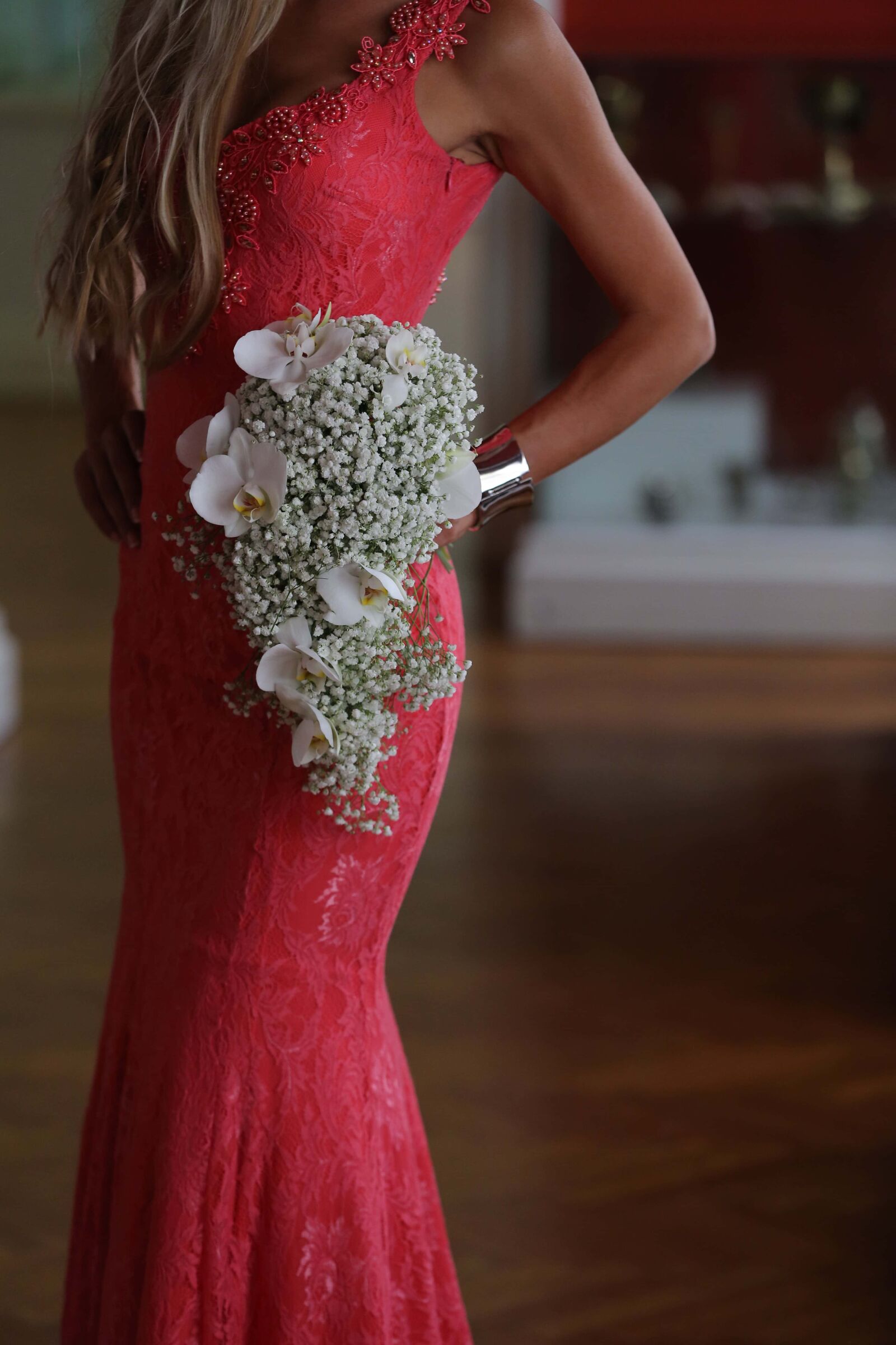 Canon EOS 5D Mark III sample photo. Beautiful, blonde hair, bouquet photography