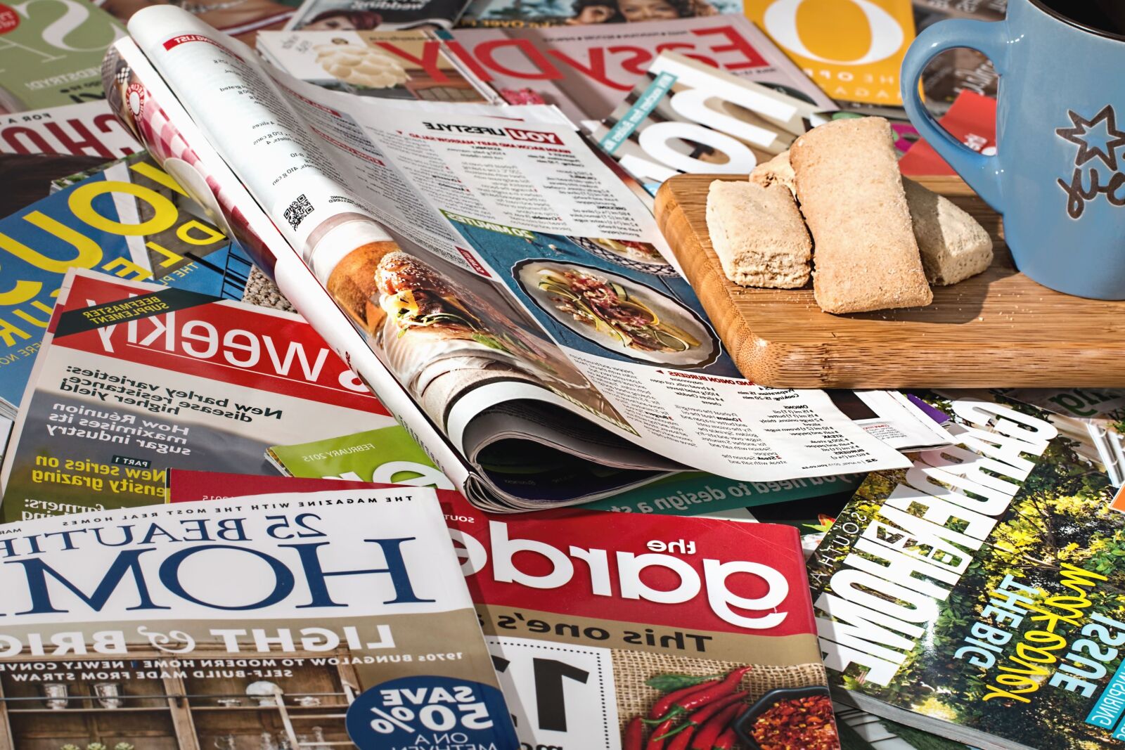 Canon EOS 70D sample photo. Newspaper, information, paper, colorful photography
