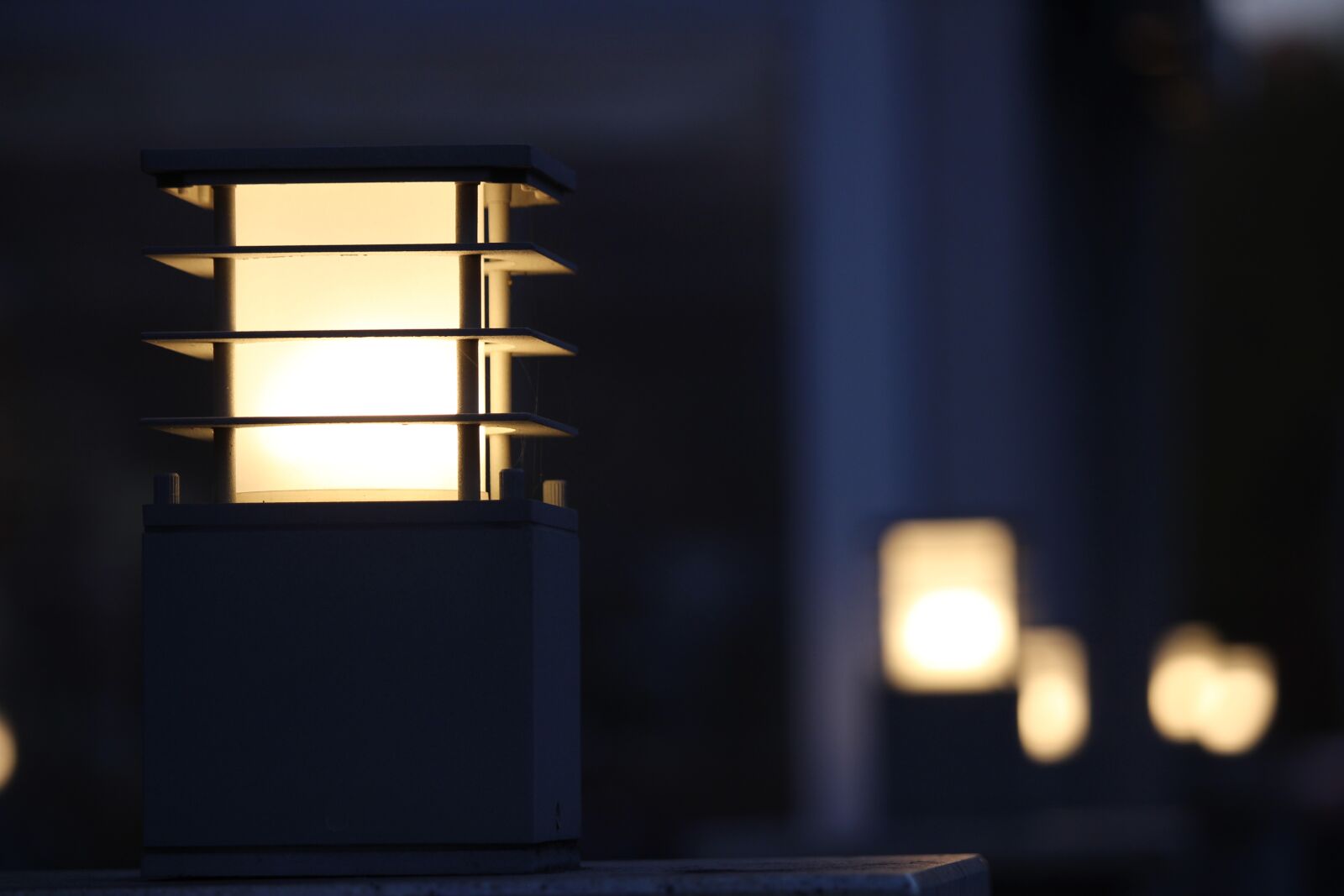 Canon EF-S 55-250mm F4-5.6 IS STM sample photo. Lighting, lights, evening photography