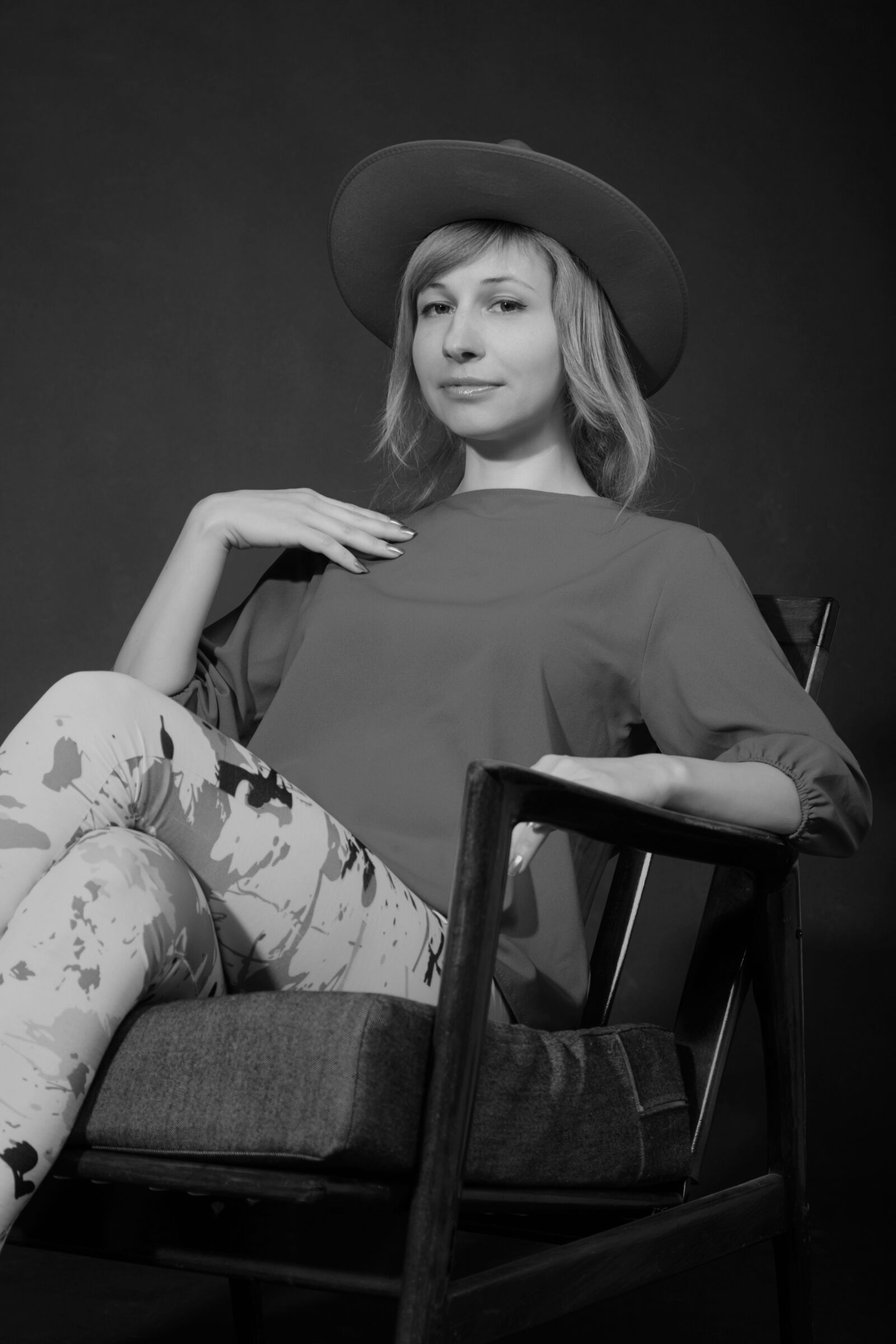 Canon EOS 5D Mark II sample photo. Portrait, bw, black and photography