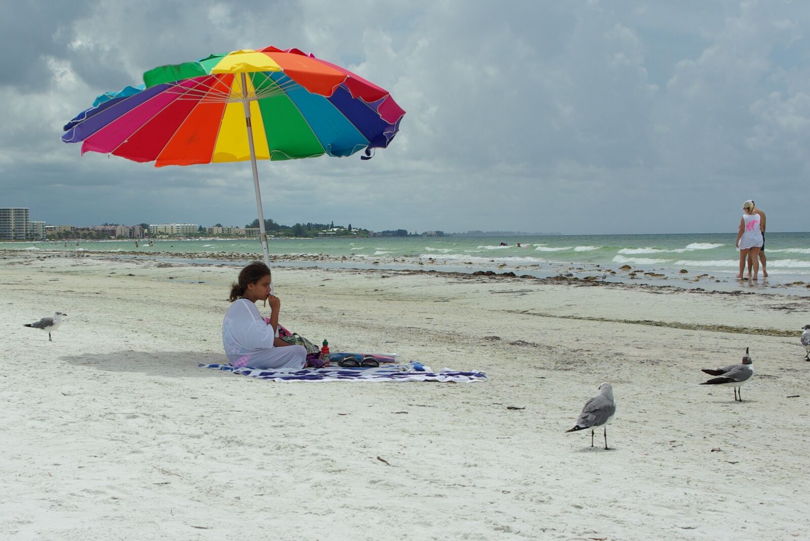 Pentax K10D sample photo. Sea, beach, beach umbrella photography