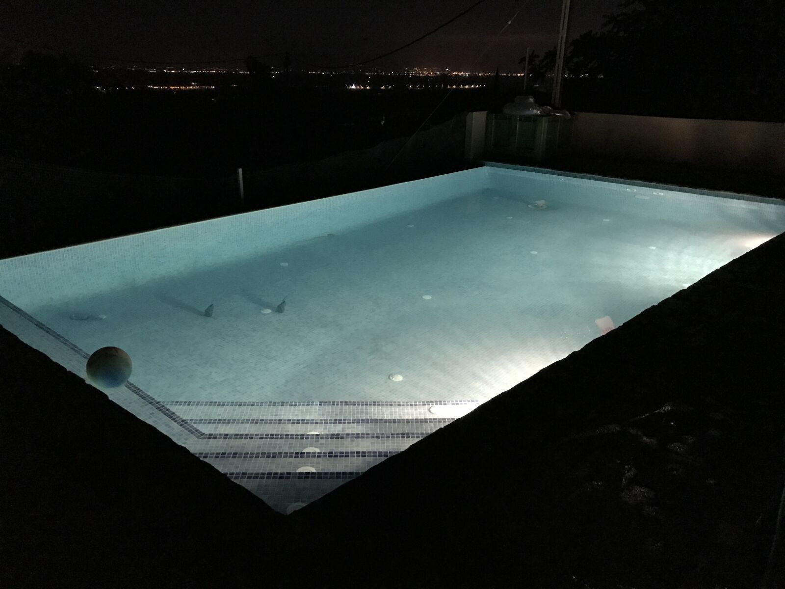 iPhone 7 back camera 3.99mm f/1.8 sample photo. Pool, concrete, monolithic photography