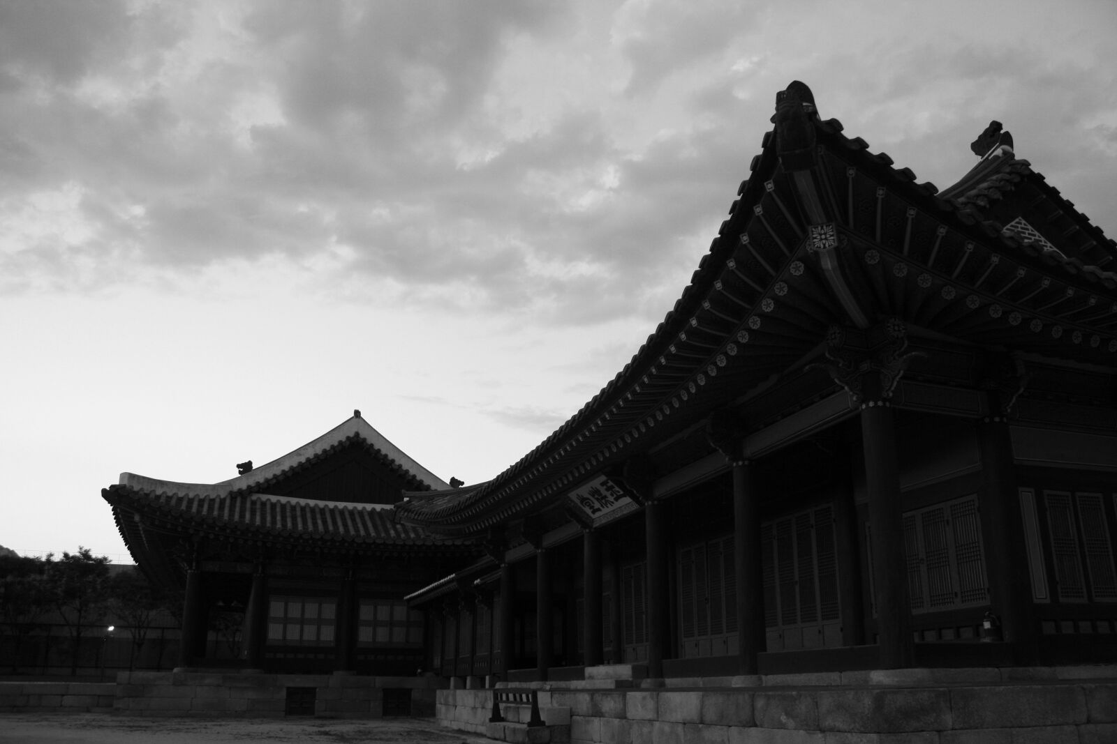 Canon EOS 40D sample photo. Korean-style house, hanok, construction photography