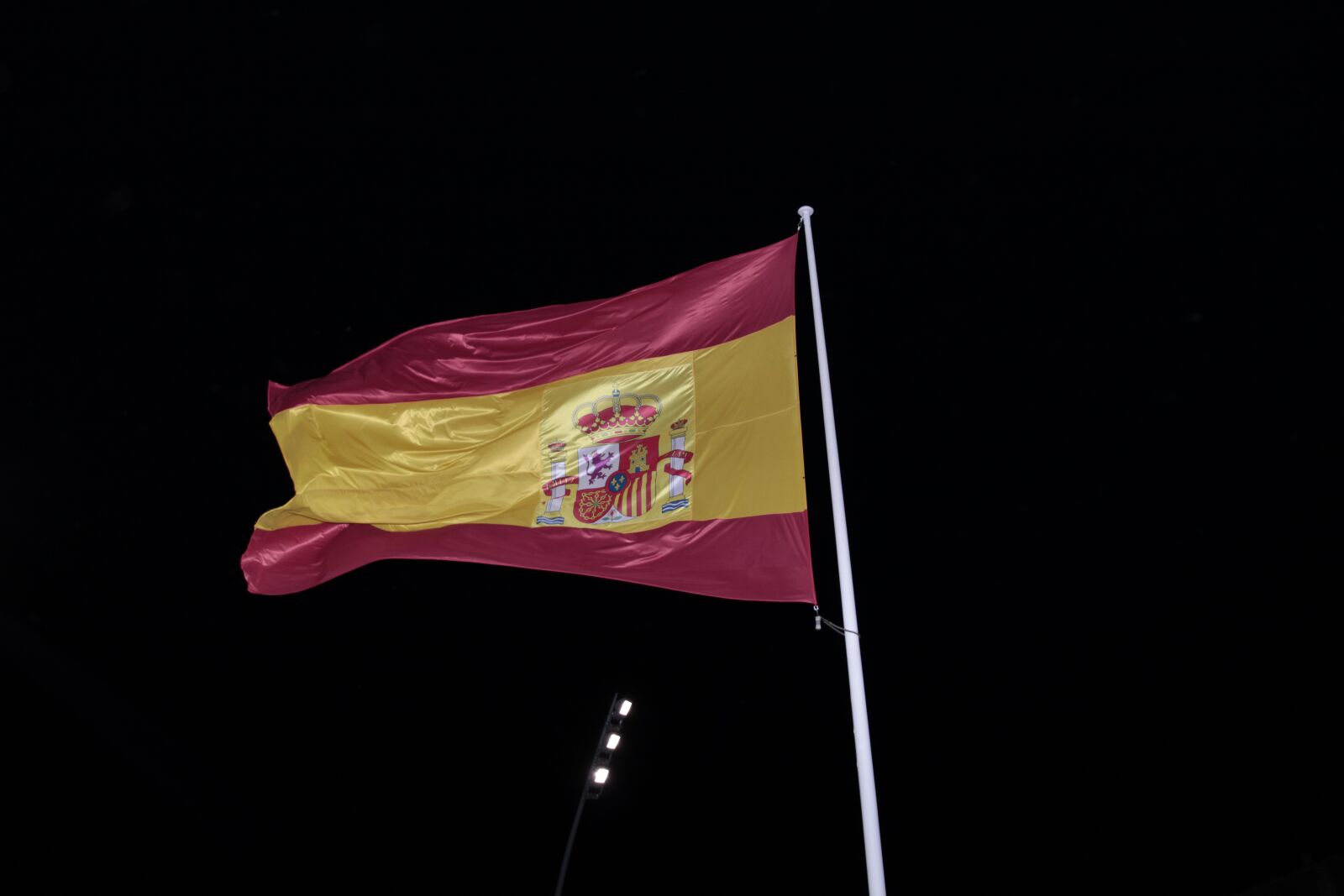 Canon EF 24-105mm F3.5-5.6 IS STM sample photo. Flag, spain, spanish photography