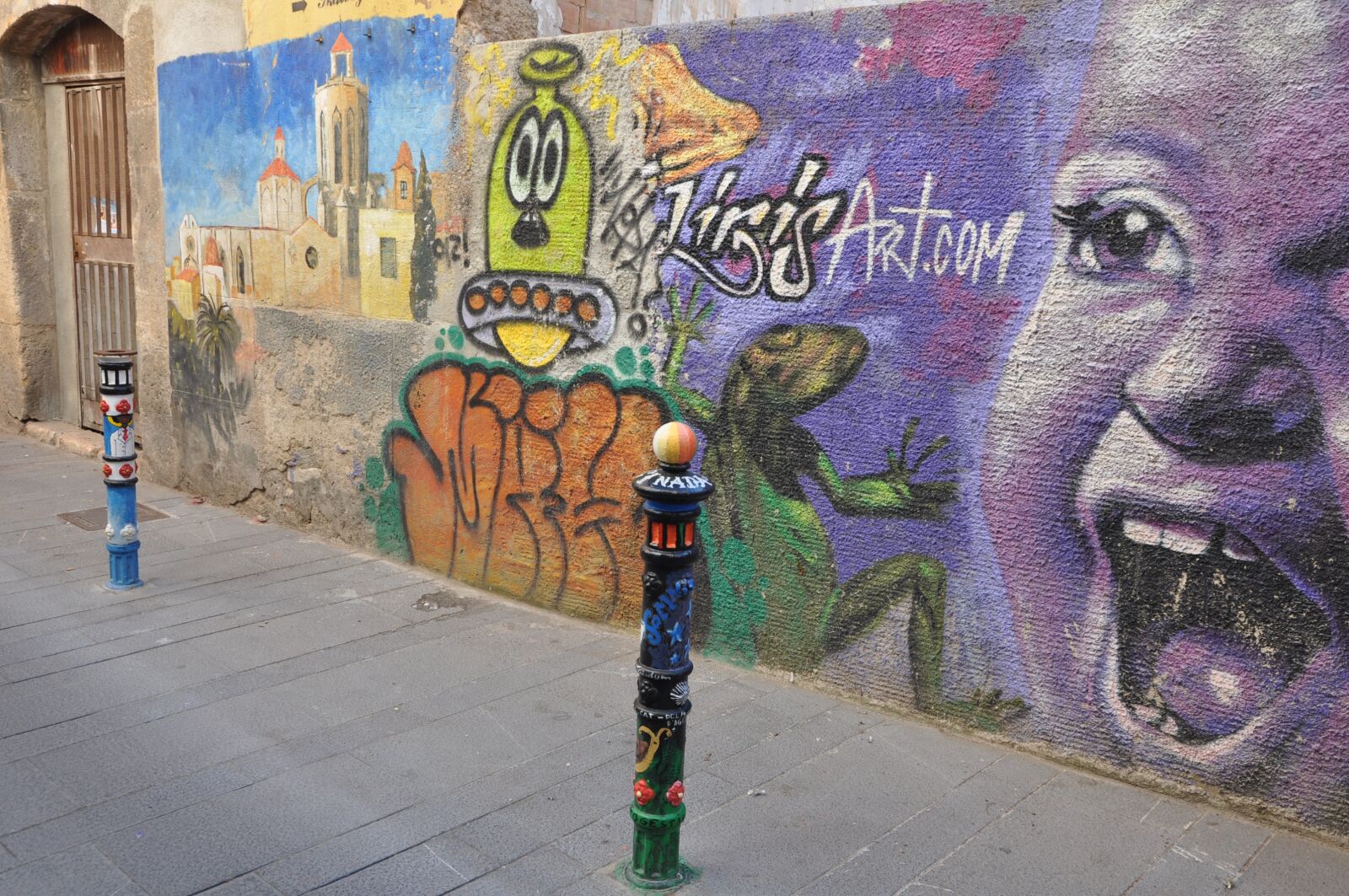 Nikon D90 sample photo. Tarragona, street, graffiti photography