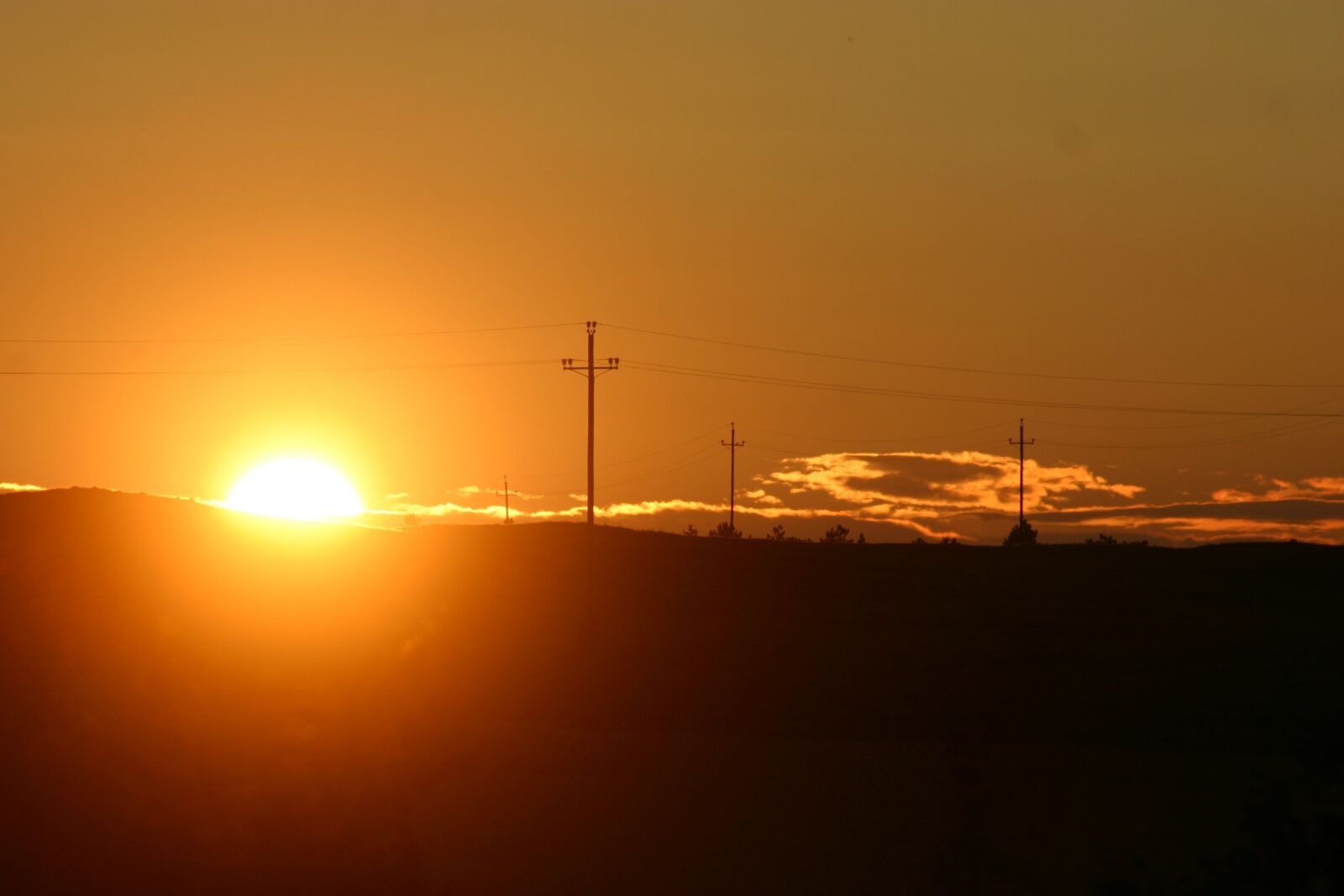 Canon EOS 300D (EOS Digital Rebel / EOS Kiss Digital) sample photo. Sunset, sun, glow photography