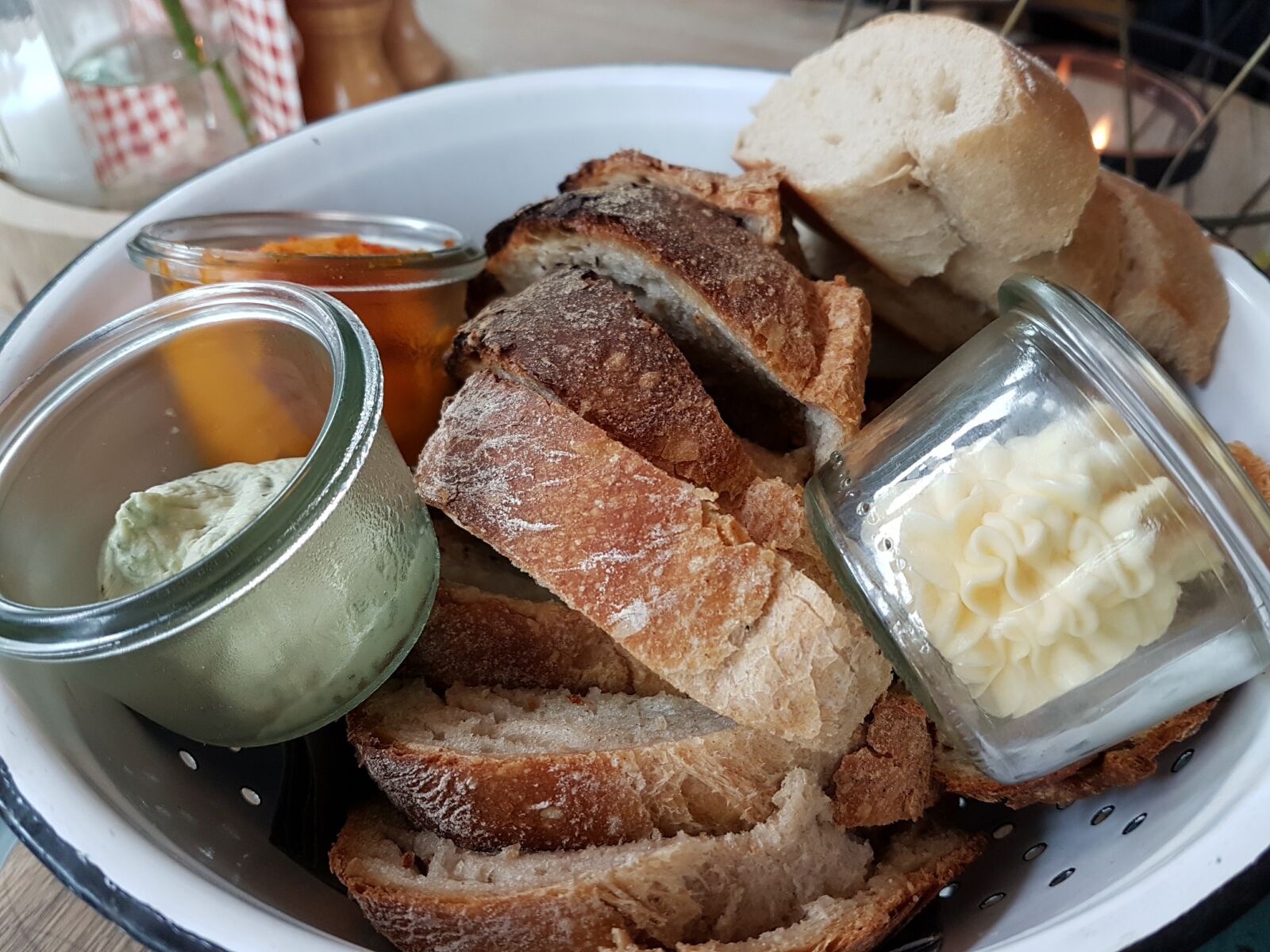 Samsung Galaxy S7 sample photo. Breadbasket, bread, butter photography