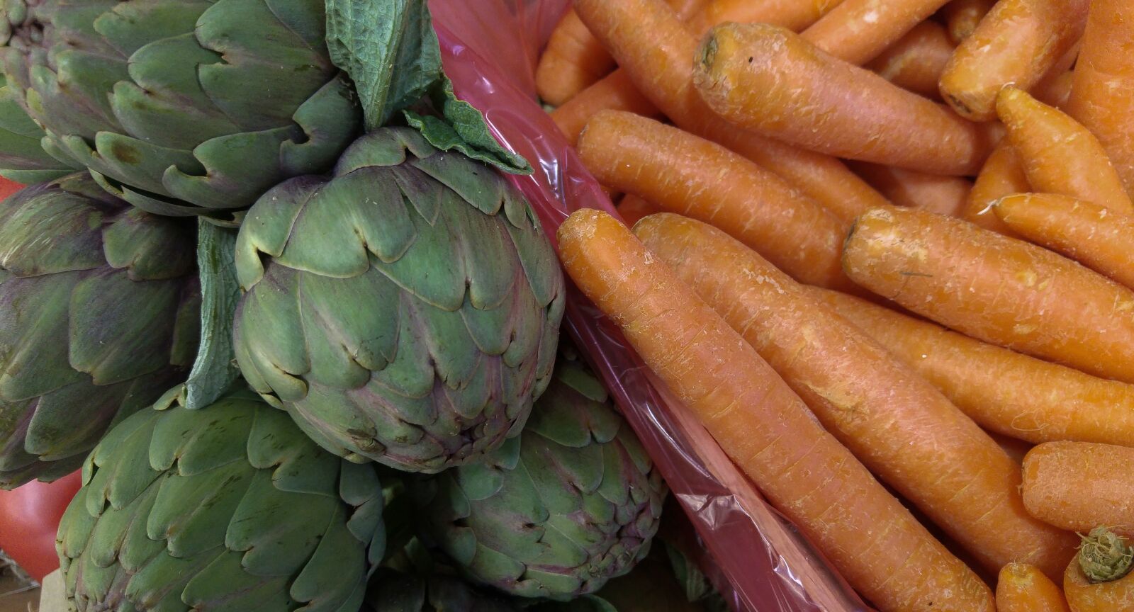 LG G4 sample photo. Artichokes, carrots, vegetables photography