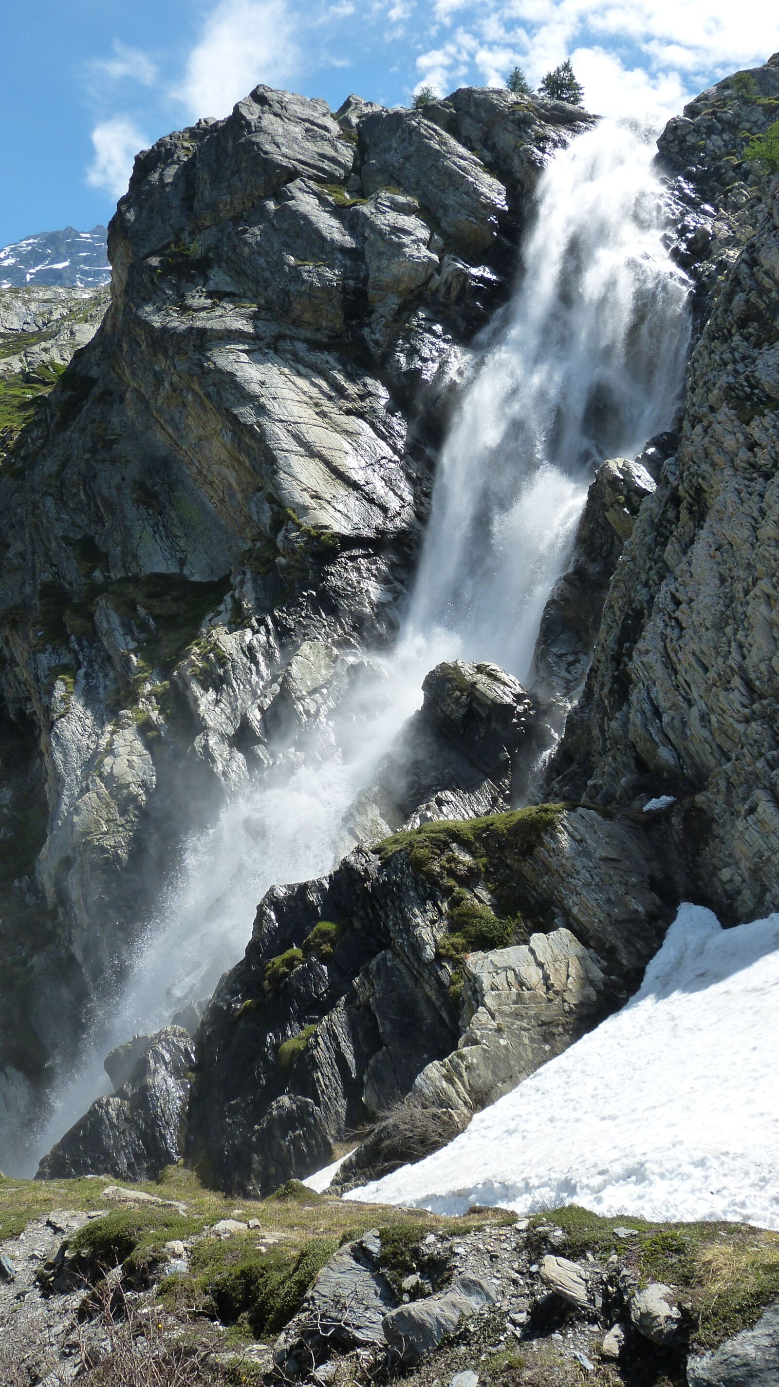Panasonic Lumix DMC-FZ150 sample photo. Waterfall, alpine, snow photography