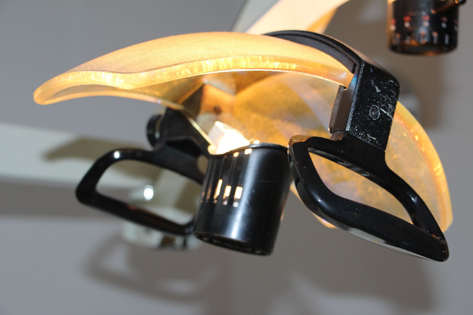 Canon EOS 650D (EOS Rebel T4i / EOS Kiss X6i) sample photo. Dentist lamp, light, lamp photography