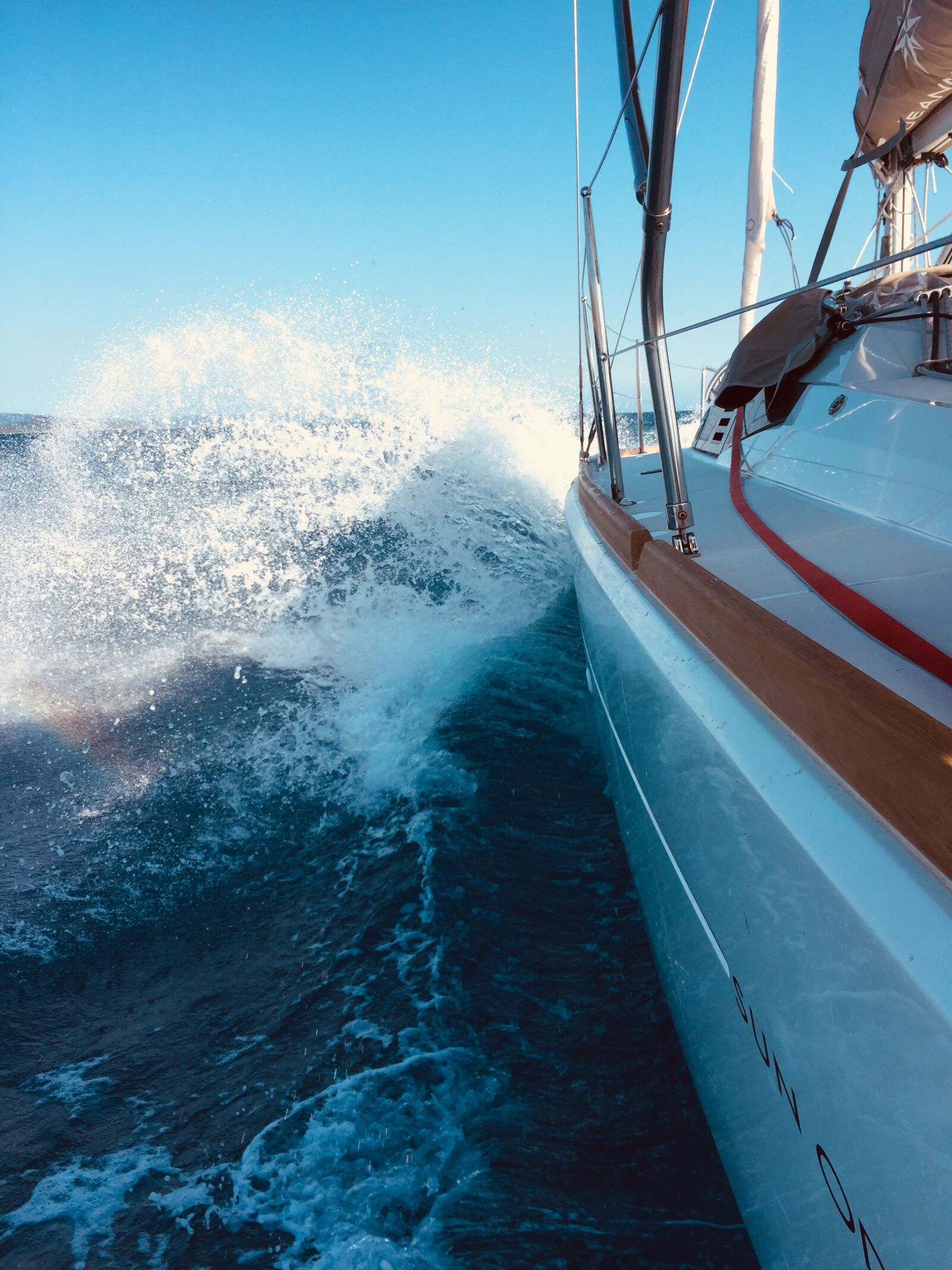 iPhone 6 back camera 4.15mm f/2.2 sample photo. Sea, sailing, ship photography