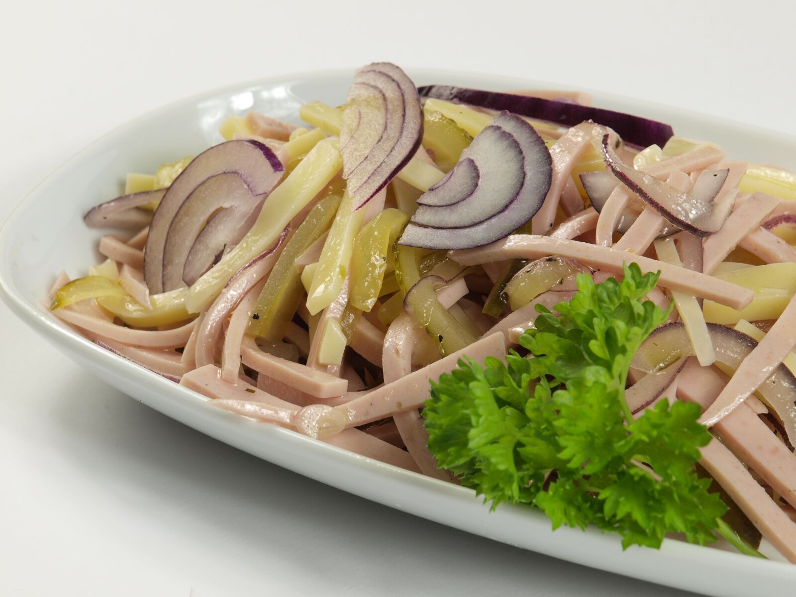 Olympus E-420 (EVOLT E-420) sample photo. Sausage, salad, onions photography