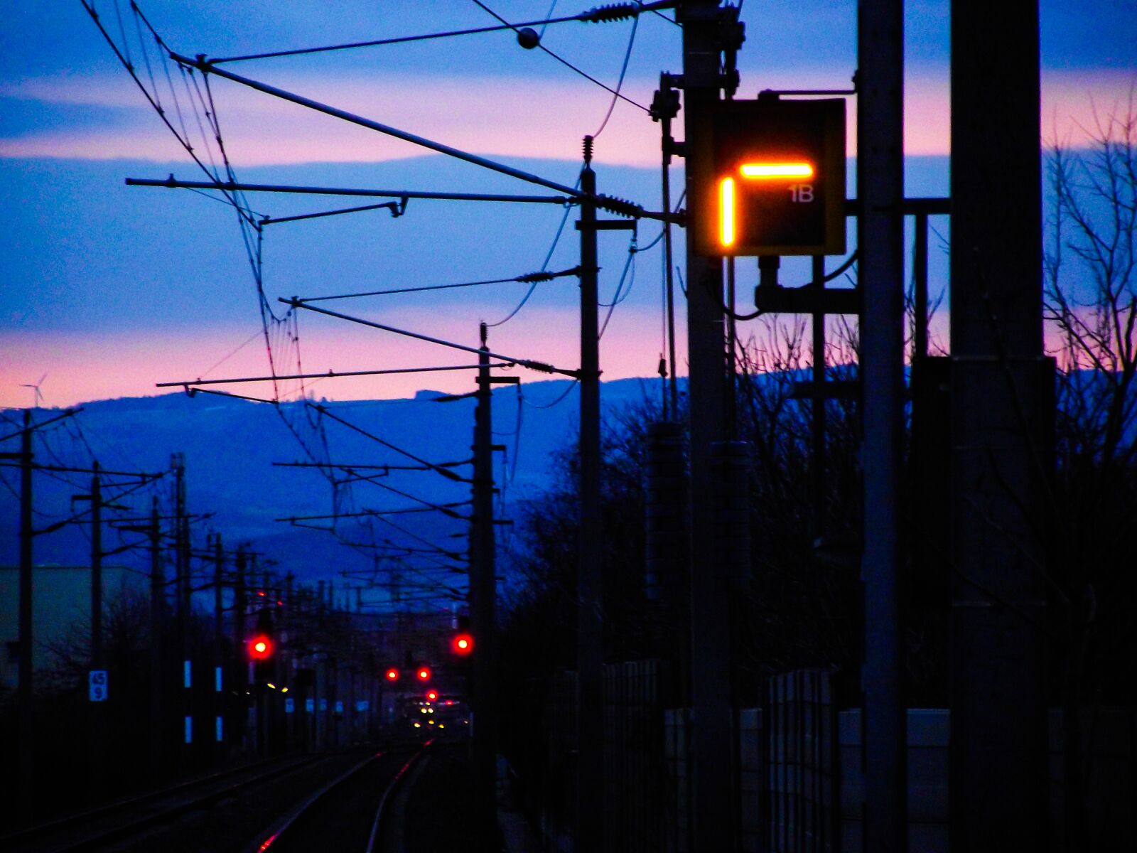 FujiFilm FinePix S1600 (FinePix S1770) sample photo. Train, railway line, travel photography