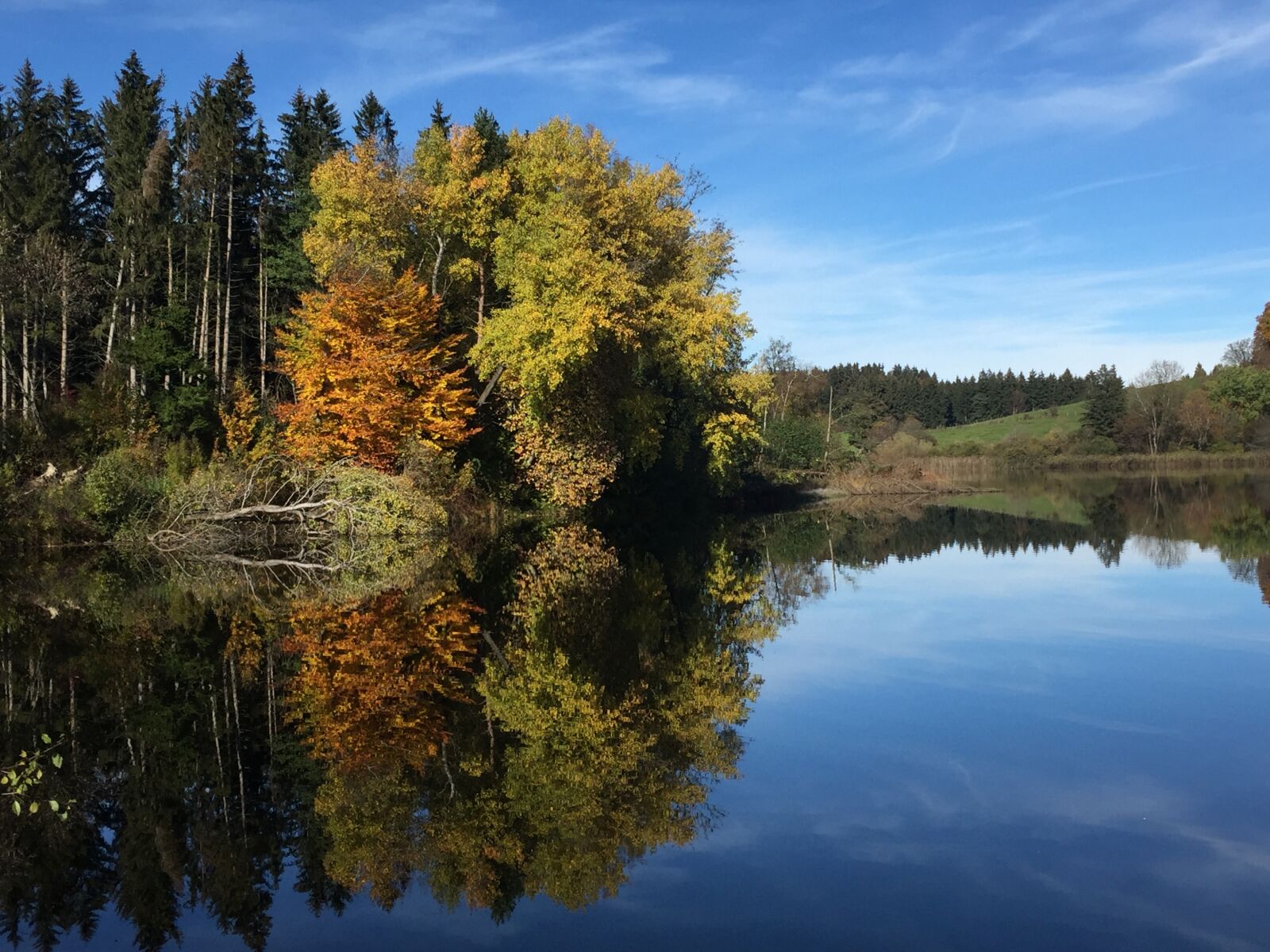 Apple iPhone 6 sample photo. Lake, landscape, autumn photography