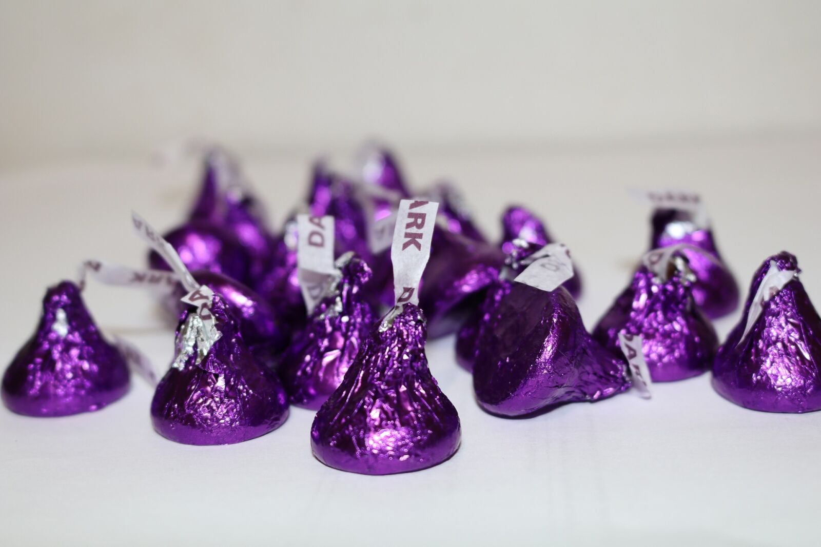 Canon EOS 80D sample photo. Chocolate, kisses, sweet photography