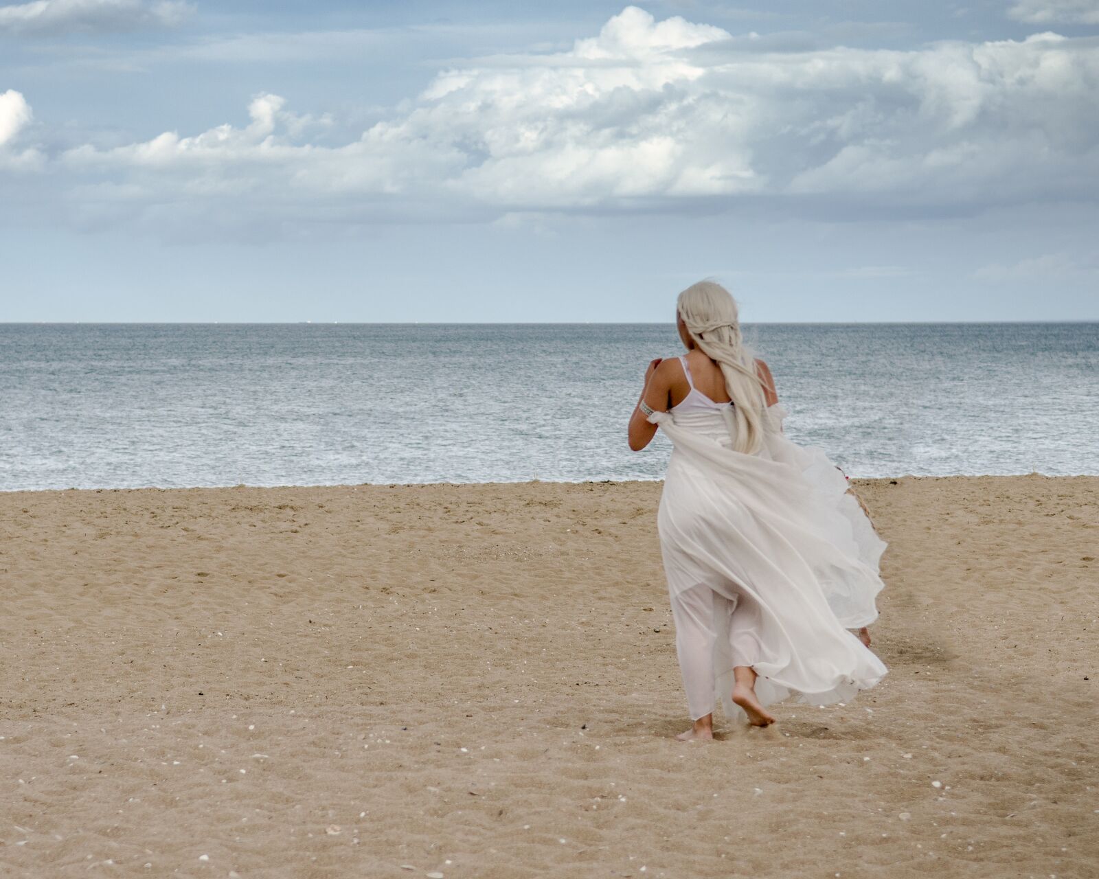 Nikon D7000 sample photo. Beach, woman, dress photography