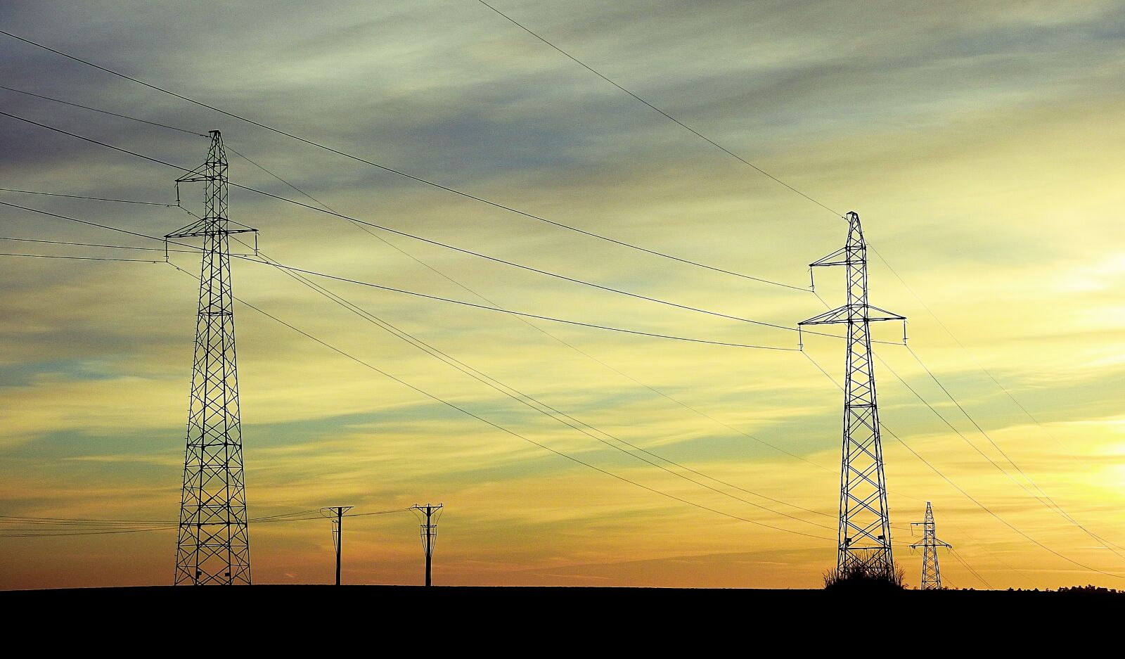 Nikon Coolpix P900 sample photo. Tower, sky, energy photography