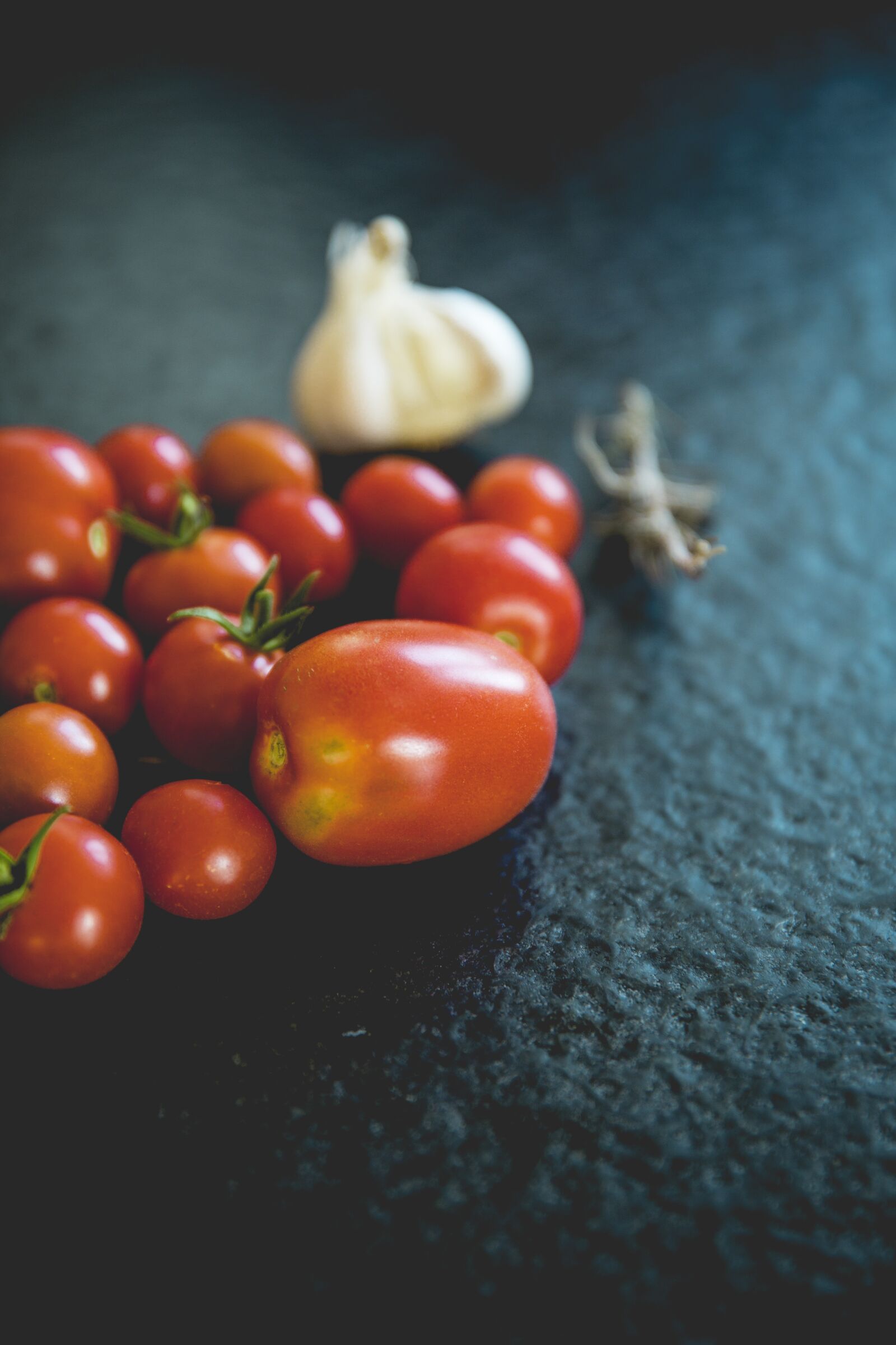 Canon EF 24-70mm F2.8L II USM sample photo. Tomatoes, vegetables, datailaufnahme photography