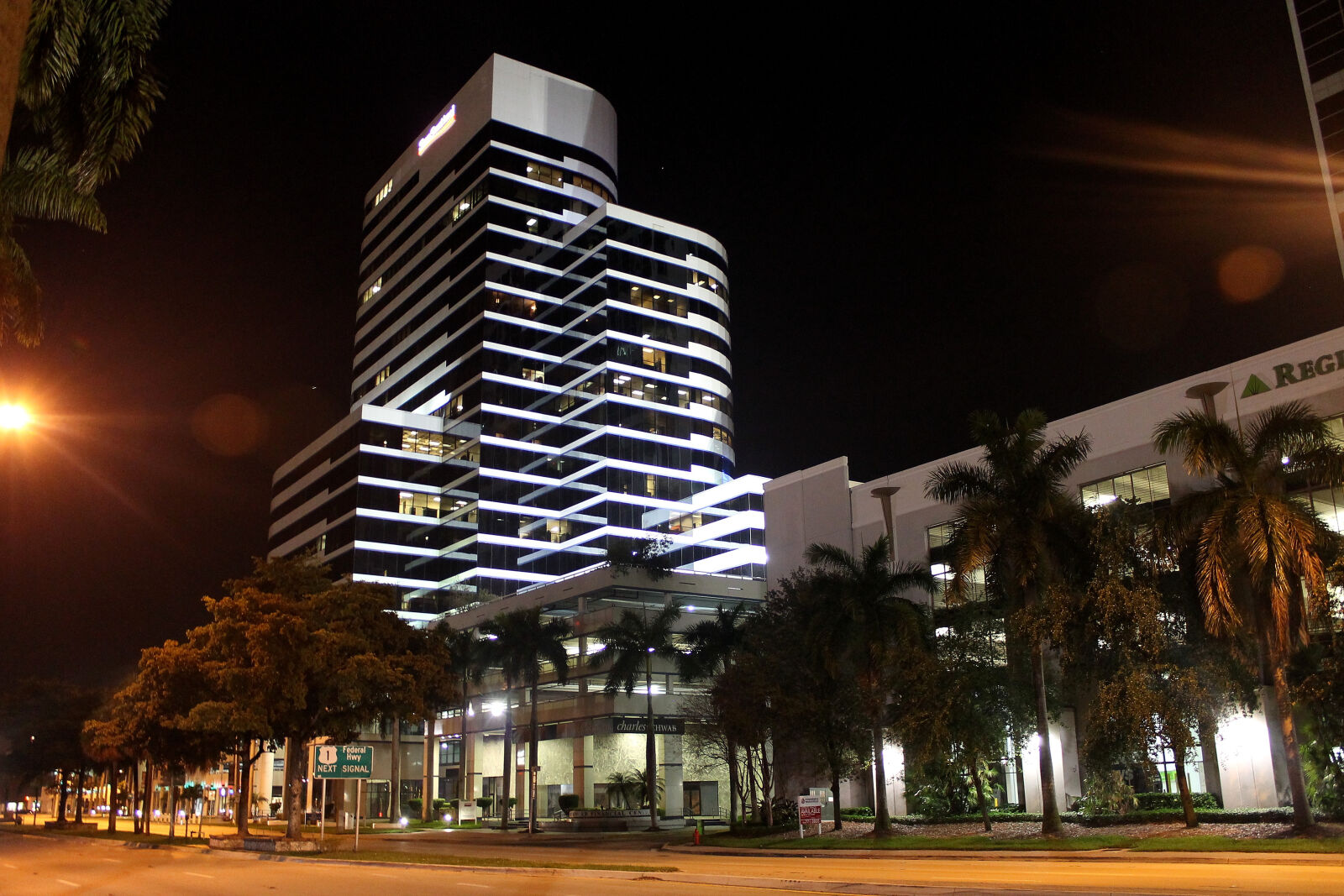 Canon EOS 1100D (EOS Rebel T3 / EOS Kiss X50) sample photo. Architecture, bokeh, building, business photography