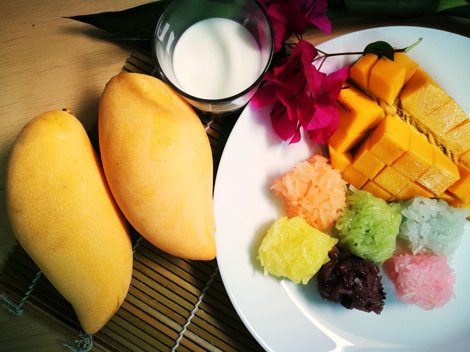 HUAWEI P9 sample photo. Mango, fruit, sticky rice photography