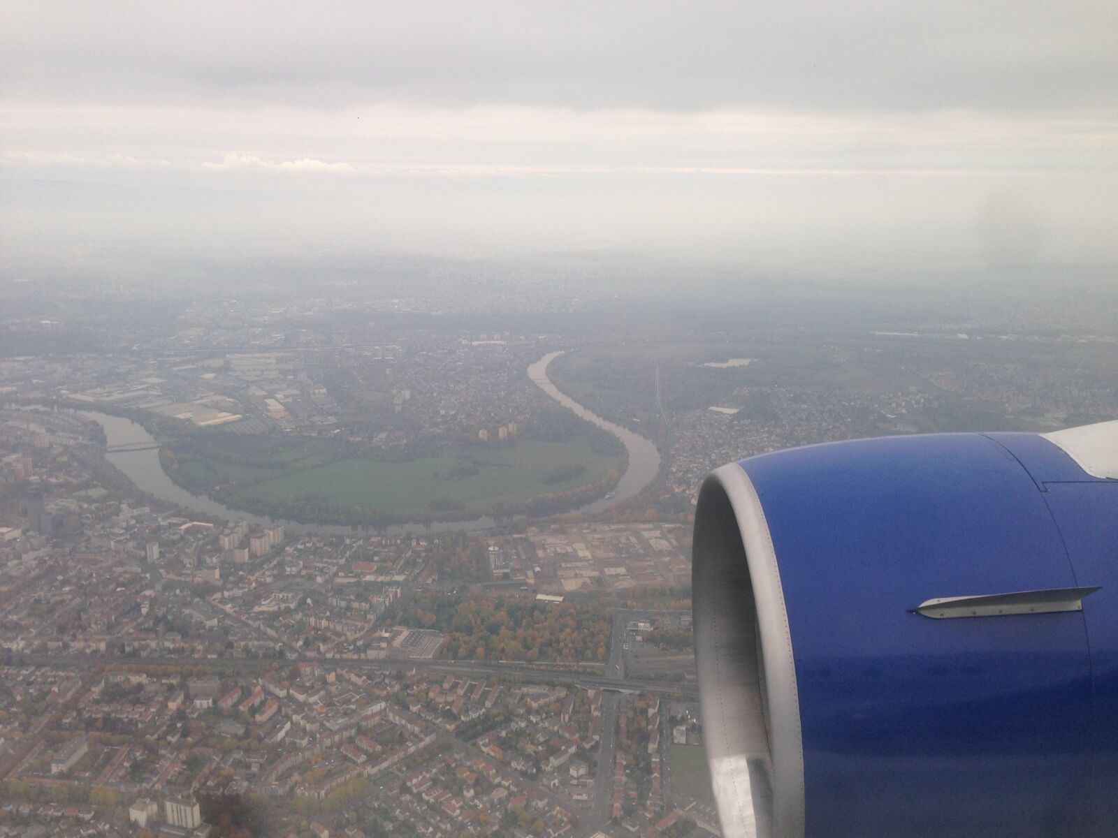 iPhone 5 back camera 4.12mm f/2.4 sample photo. Frankfurt, landing, airplane photography