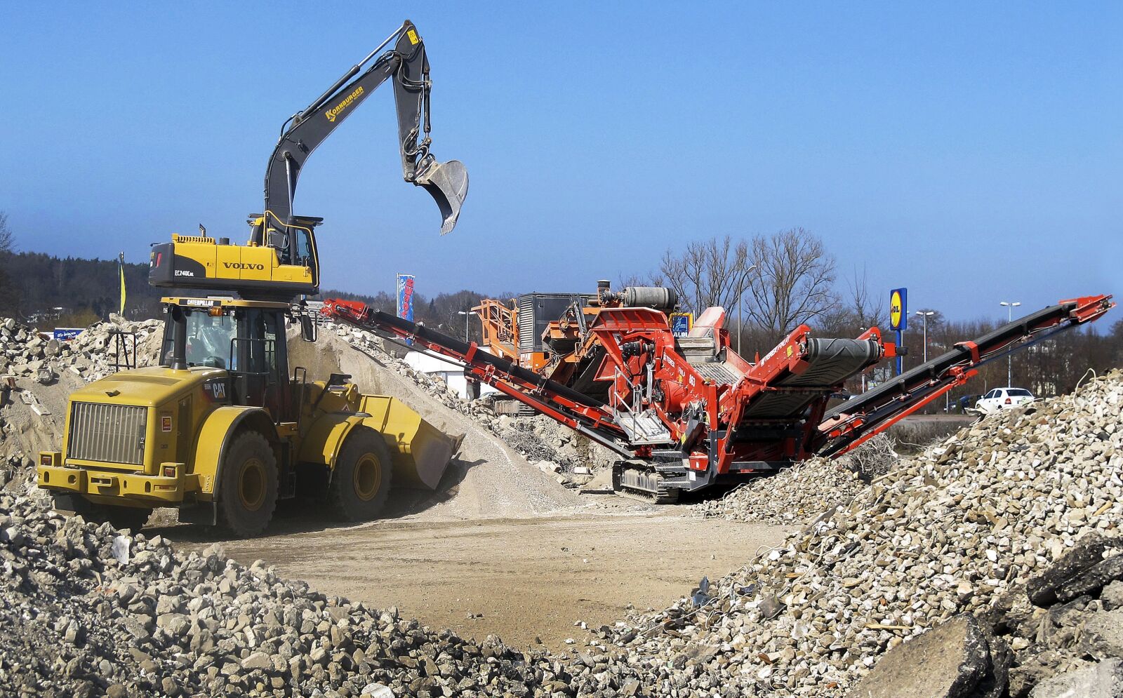 Canon PowerShot G12 sample photo. Wheel loader, excavators, sorting photography
