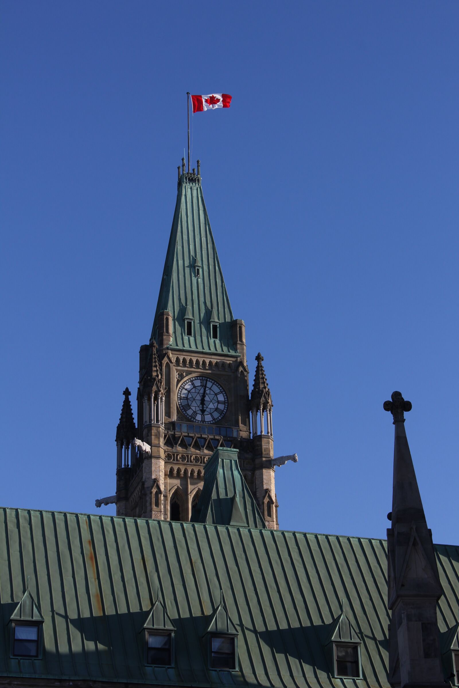 Canon EOS 550D (EOS Rebel T2i / EOS Kiss X4) sample photo. Peace tower, parliament of photography
