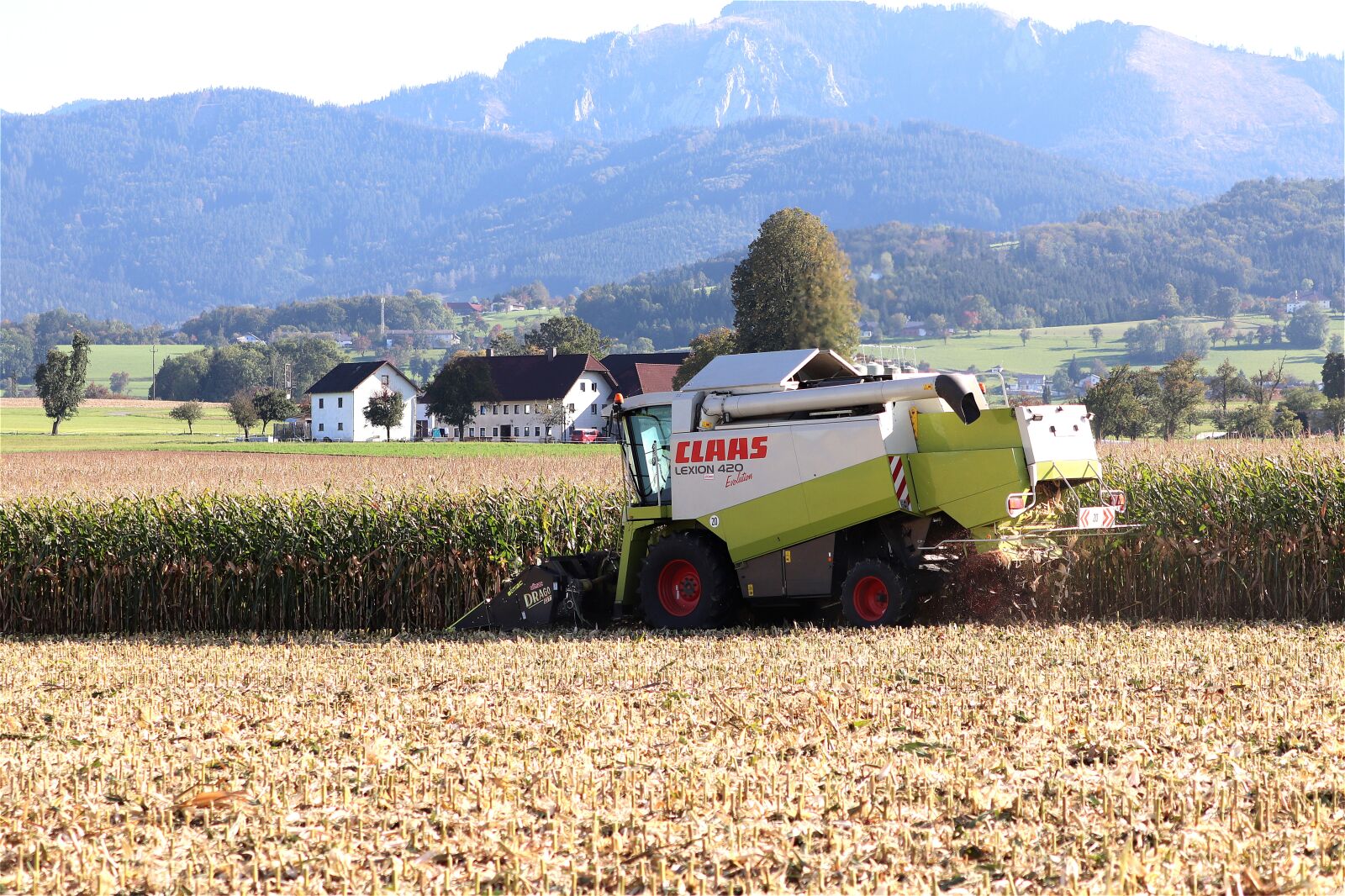 Canon EF 70-300 F4-5.6 IS II USM sample photo. Combine harvester, corn harvest photography
