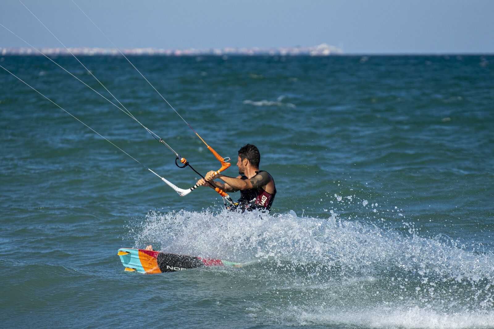 Sony a7 II + Sony FE 70-200mm F4 G OSS sample photo. Kite, surf, extreme photography