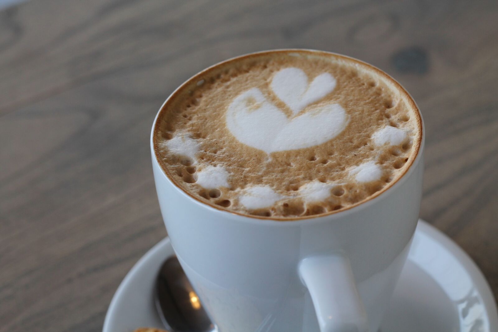 Canon EOS 1100D (EOS Rebel T3 / EOS Kiss X50) + Canon EF 50mm F1.8 II sample photo. Coffee, white, cup photography