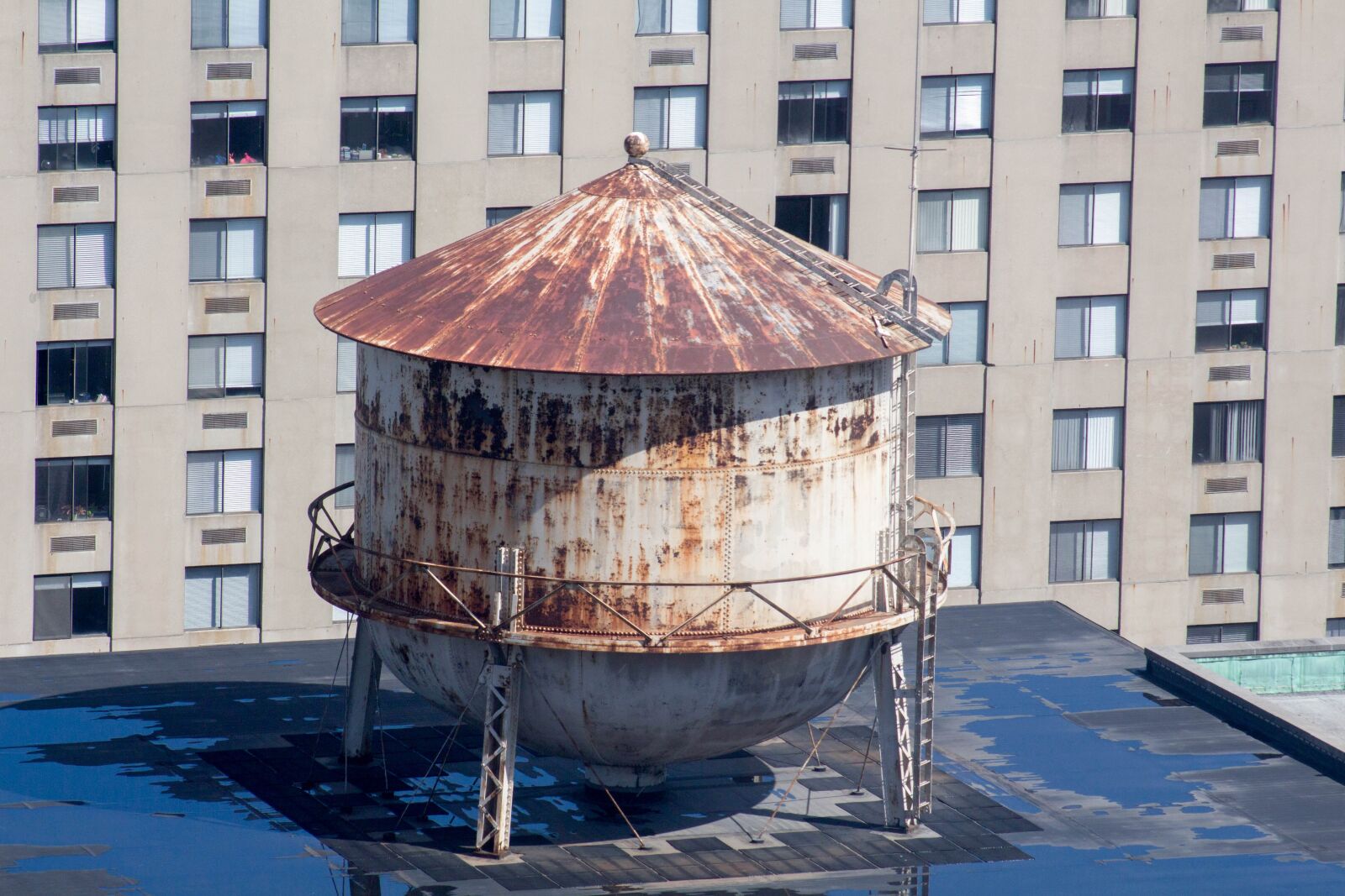 Canon EF 75-300mm f/4-5.6 USM sample photo. Water, tower, architecture photography