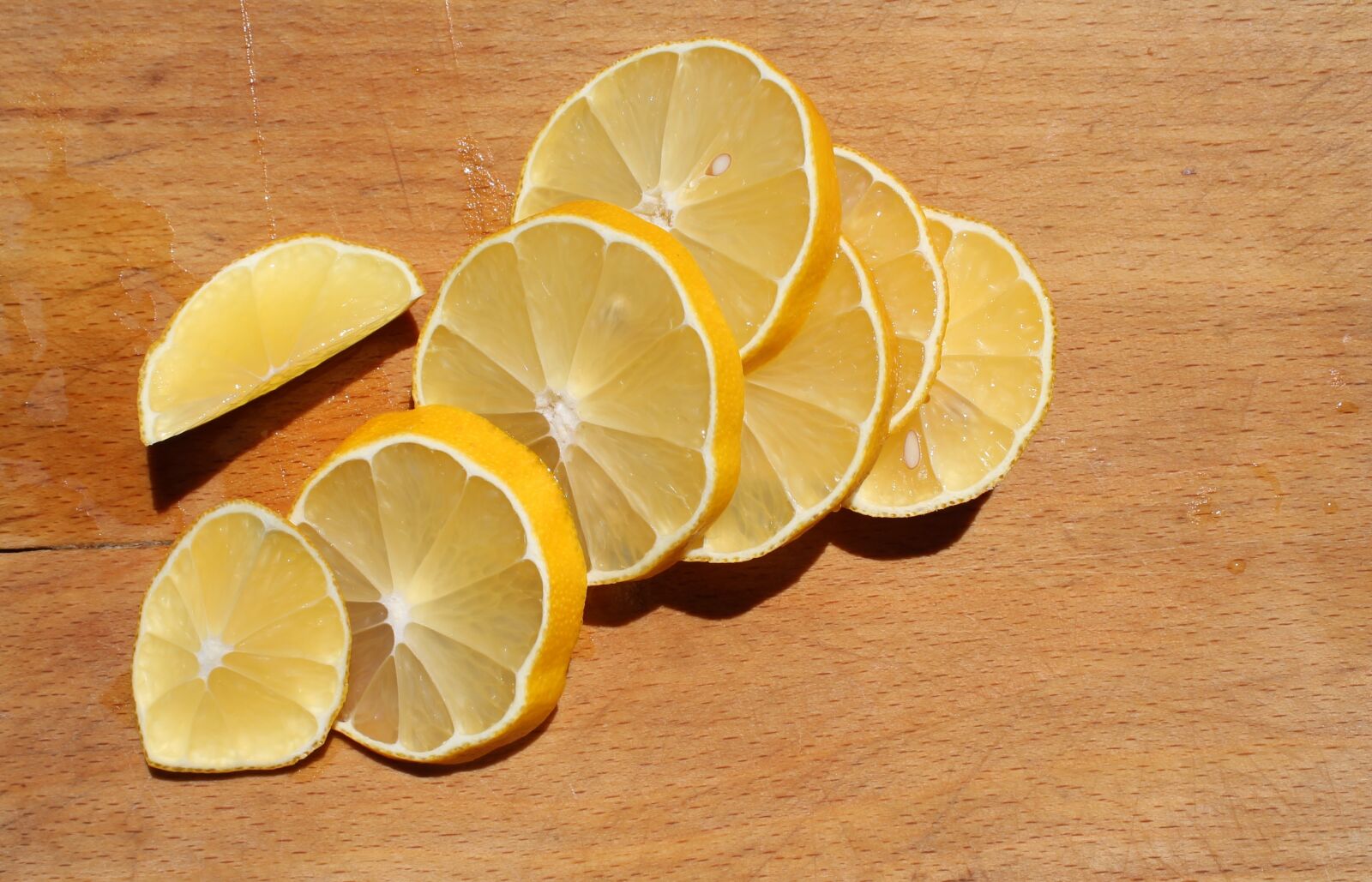 Canon EOS 1100D (EOS Rebel T3 / EOS Kiss X50) sample photo. Lemon, slice, yellow photography